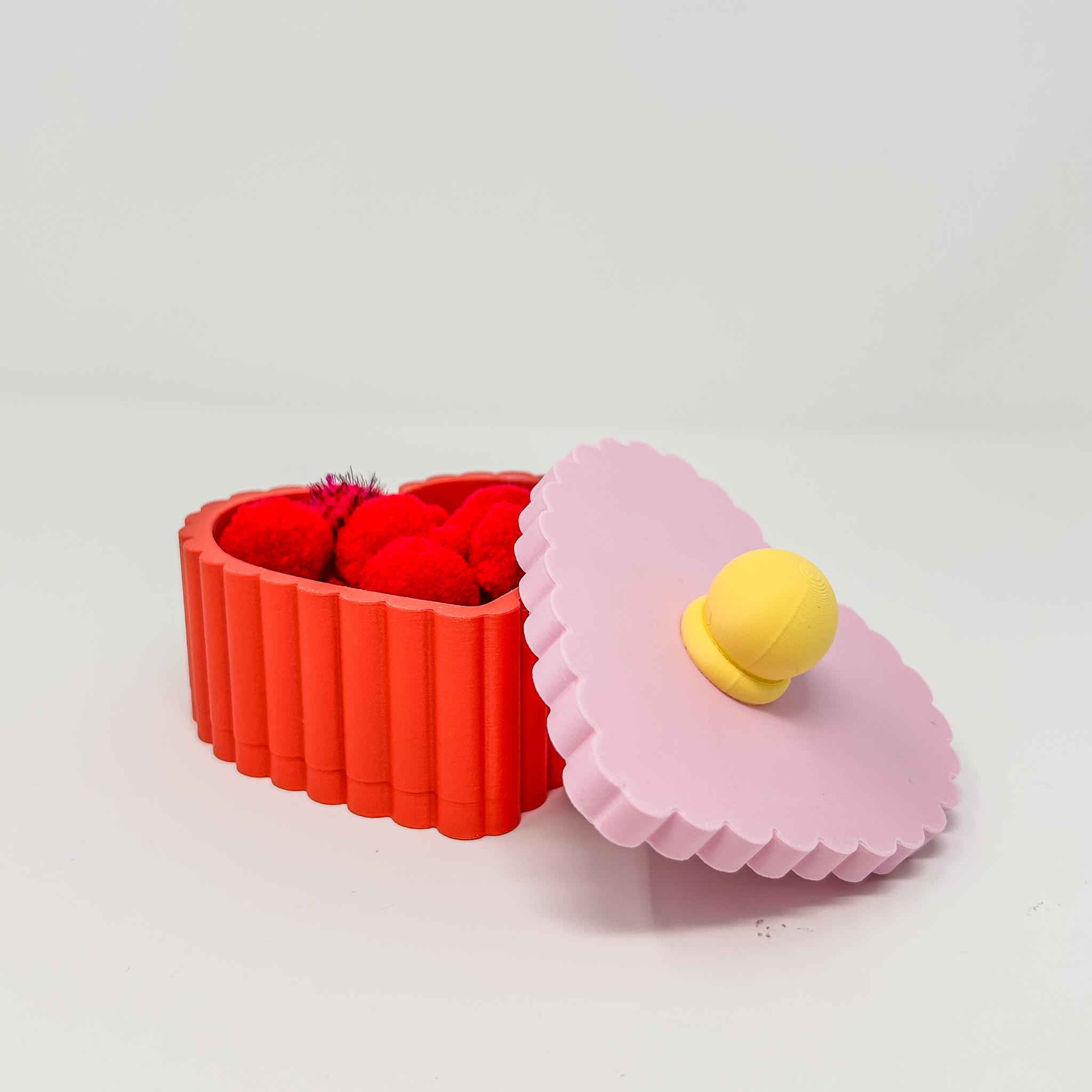 Retro Pleated Heart Trinket Box - Jewelry and Accesories Holder 3d model