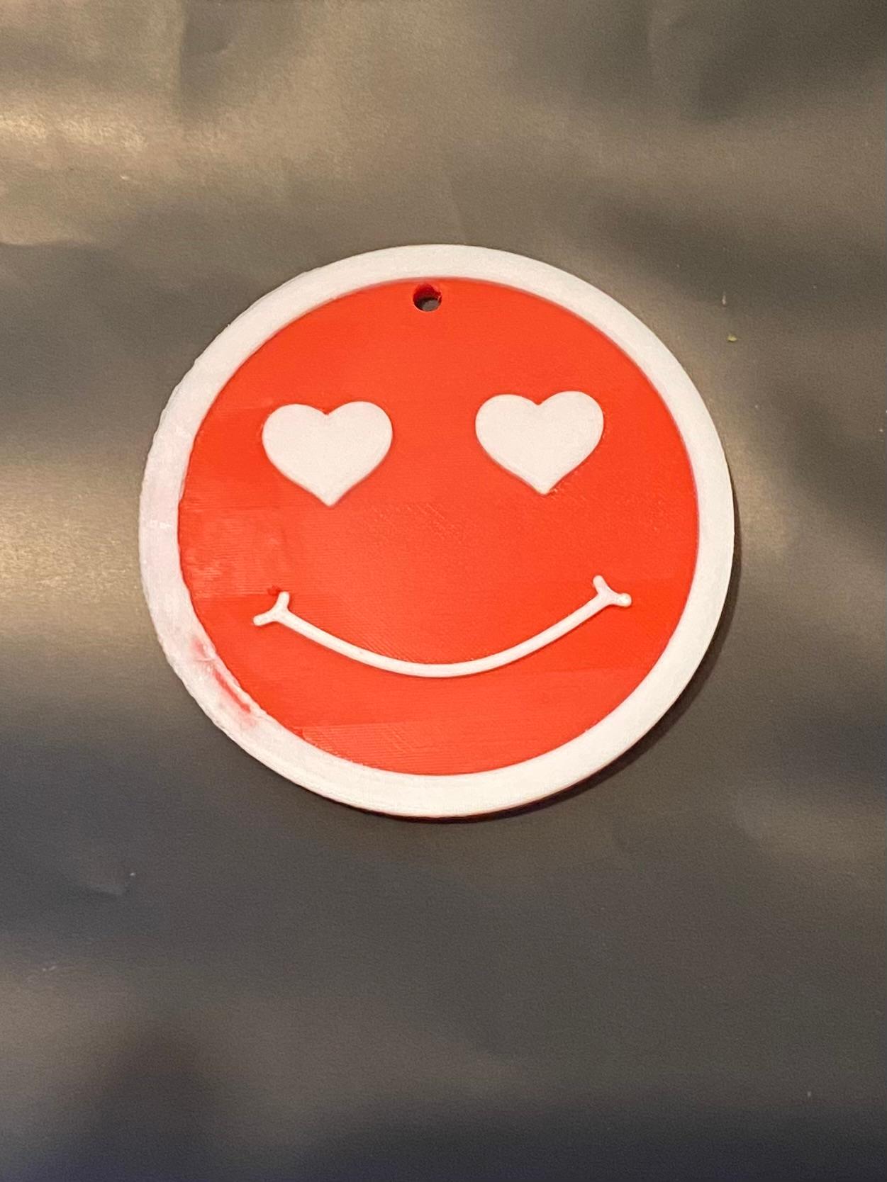 Heart-eyed Smiley 3d model