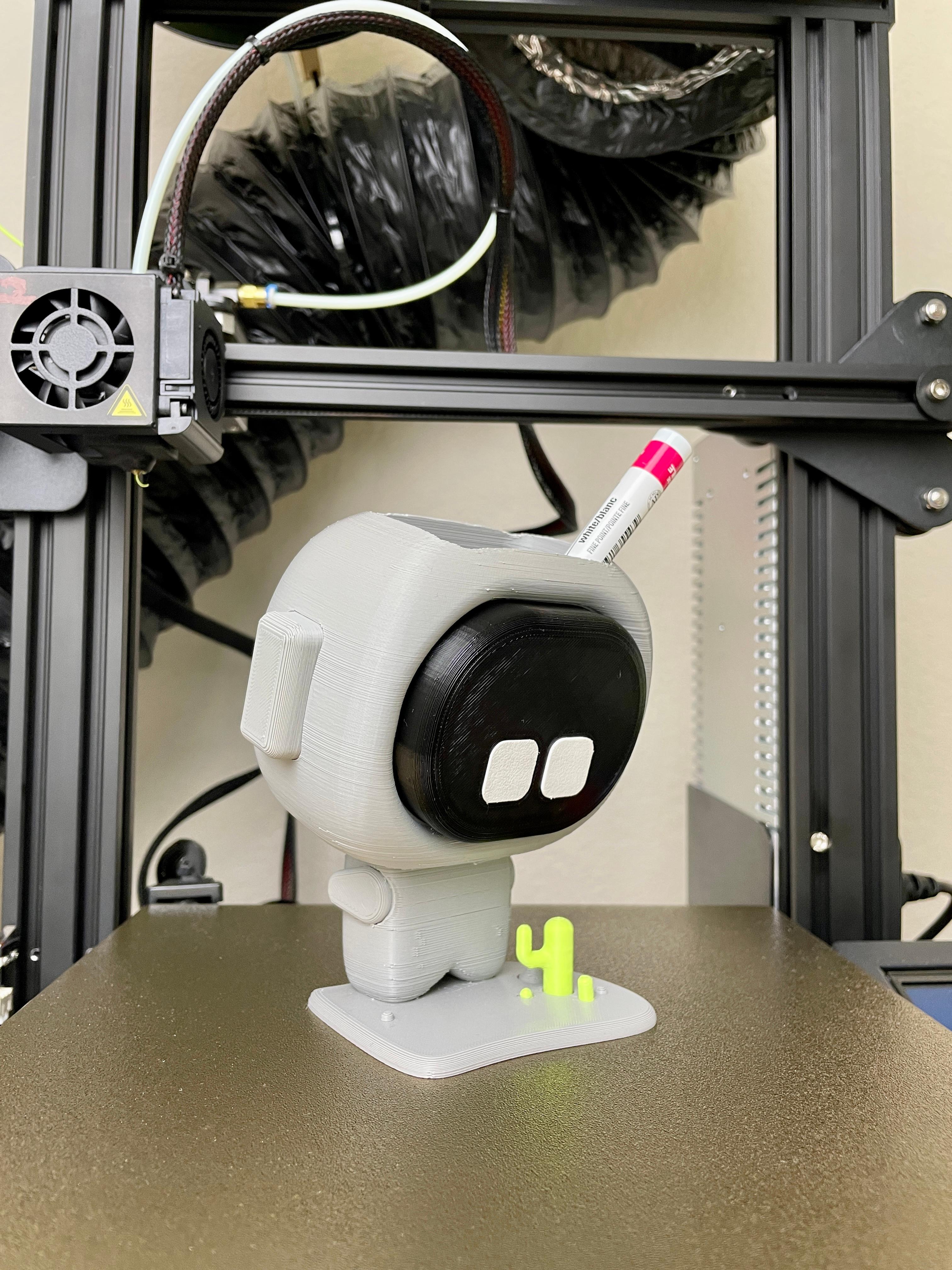 CUTE ROBOT PEN HOLDER 3d model