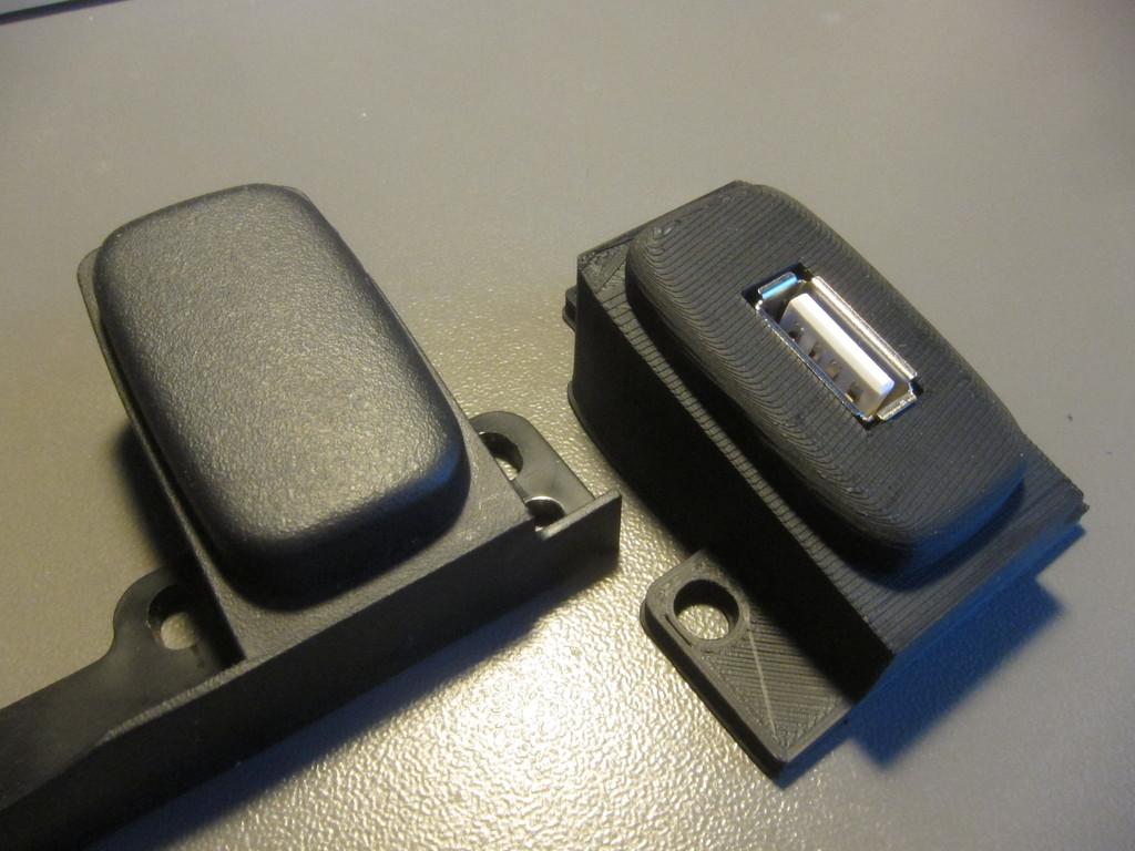 Honda Civic 2006 centre console USB ports 3d model