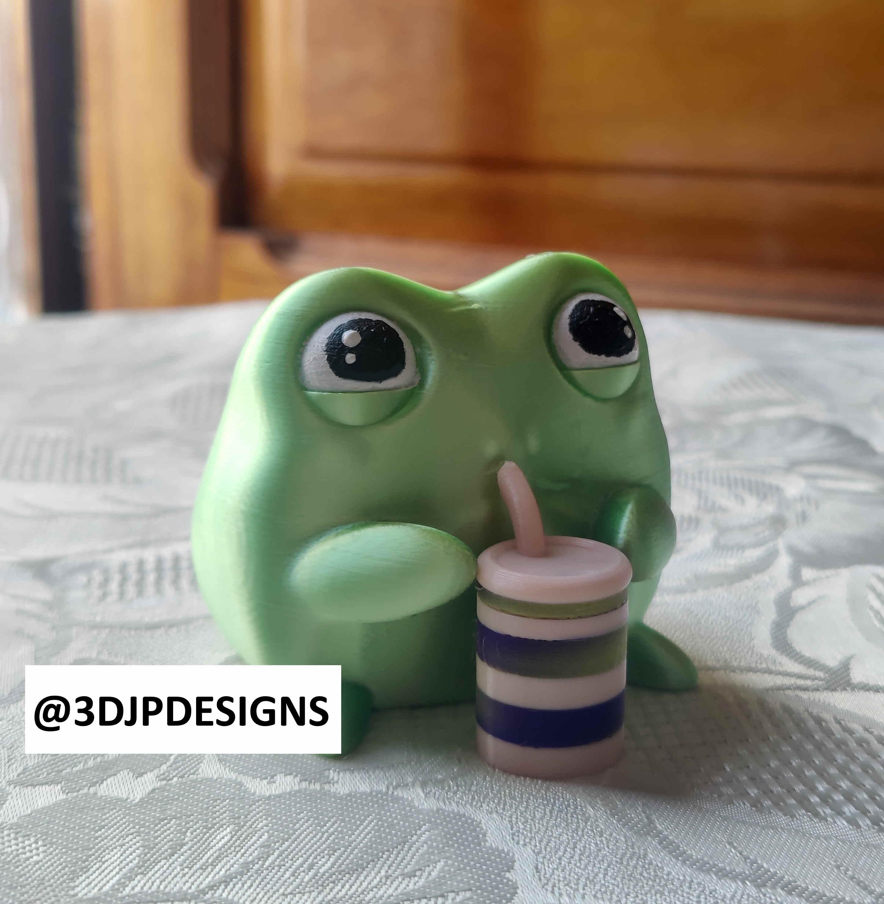 CUTE DRINKING FROG COUPLE! - PEN HOLDER #FunctionalArt 3d model