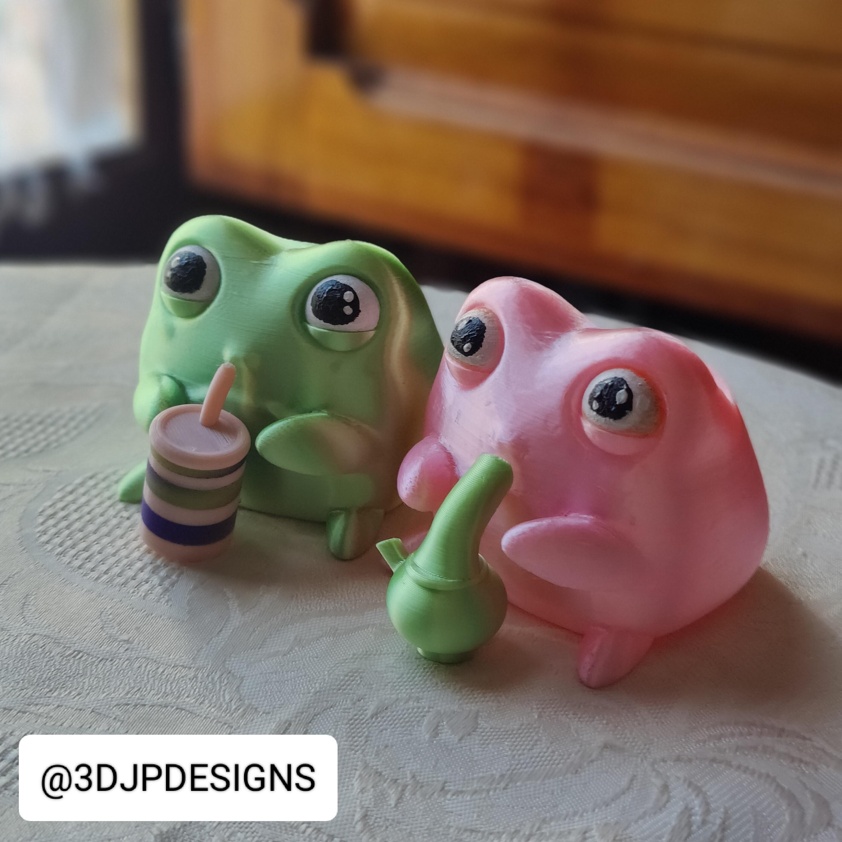 CUTE DRINKING FROG COUPLE! - PEN HOLDER #FunctionalArt 3d model