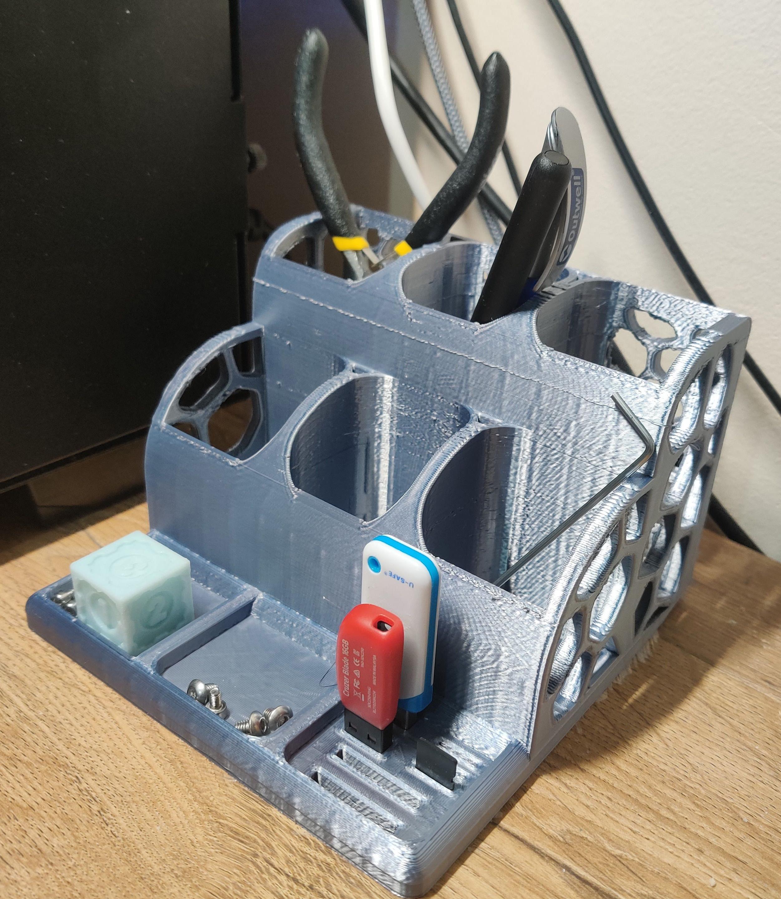 Desk organiser with USB & SD card holder in voronoi style 3d model