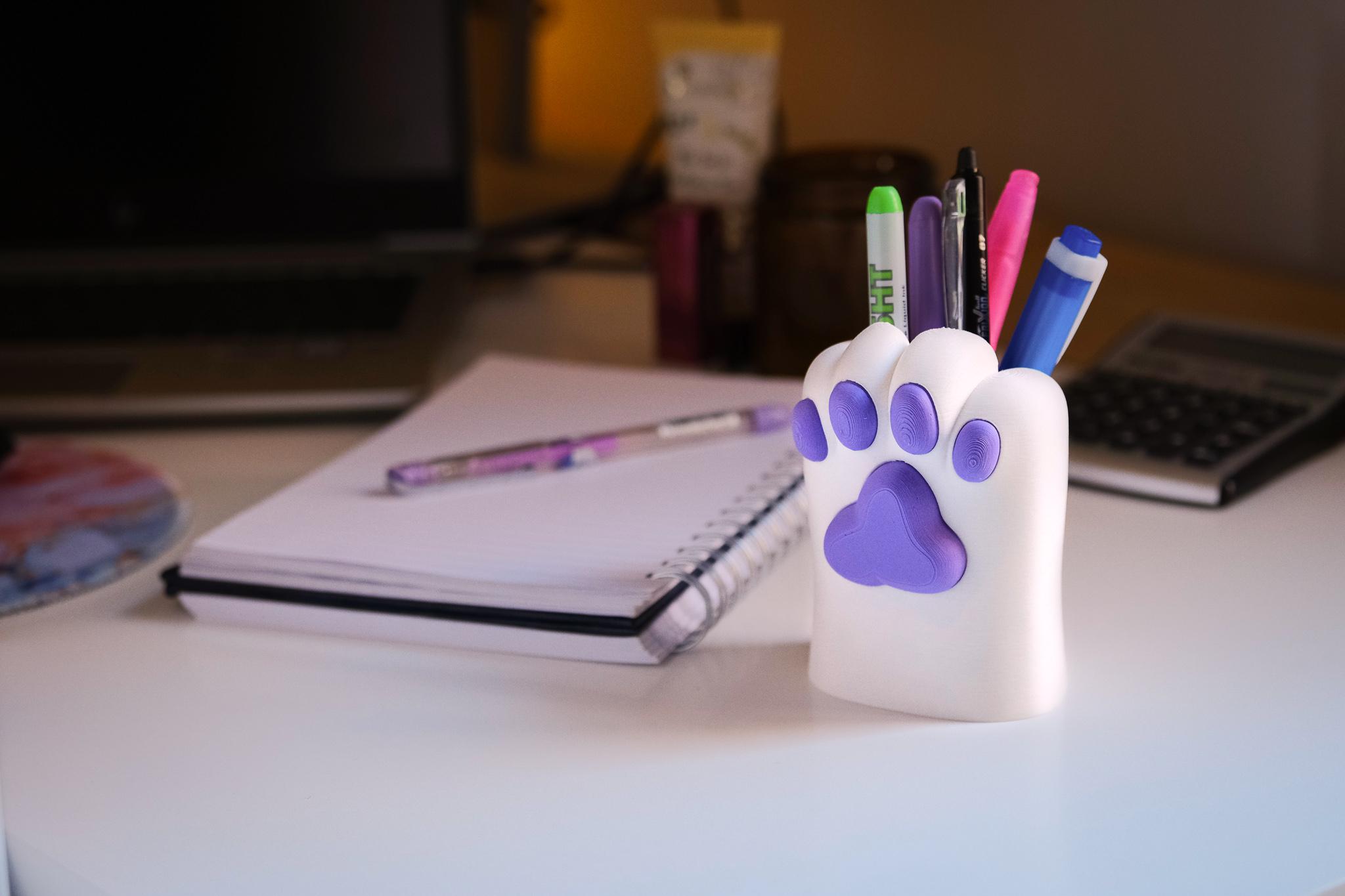 Super Cute Paw Pen Cup 3d model