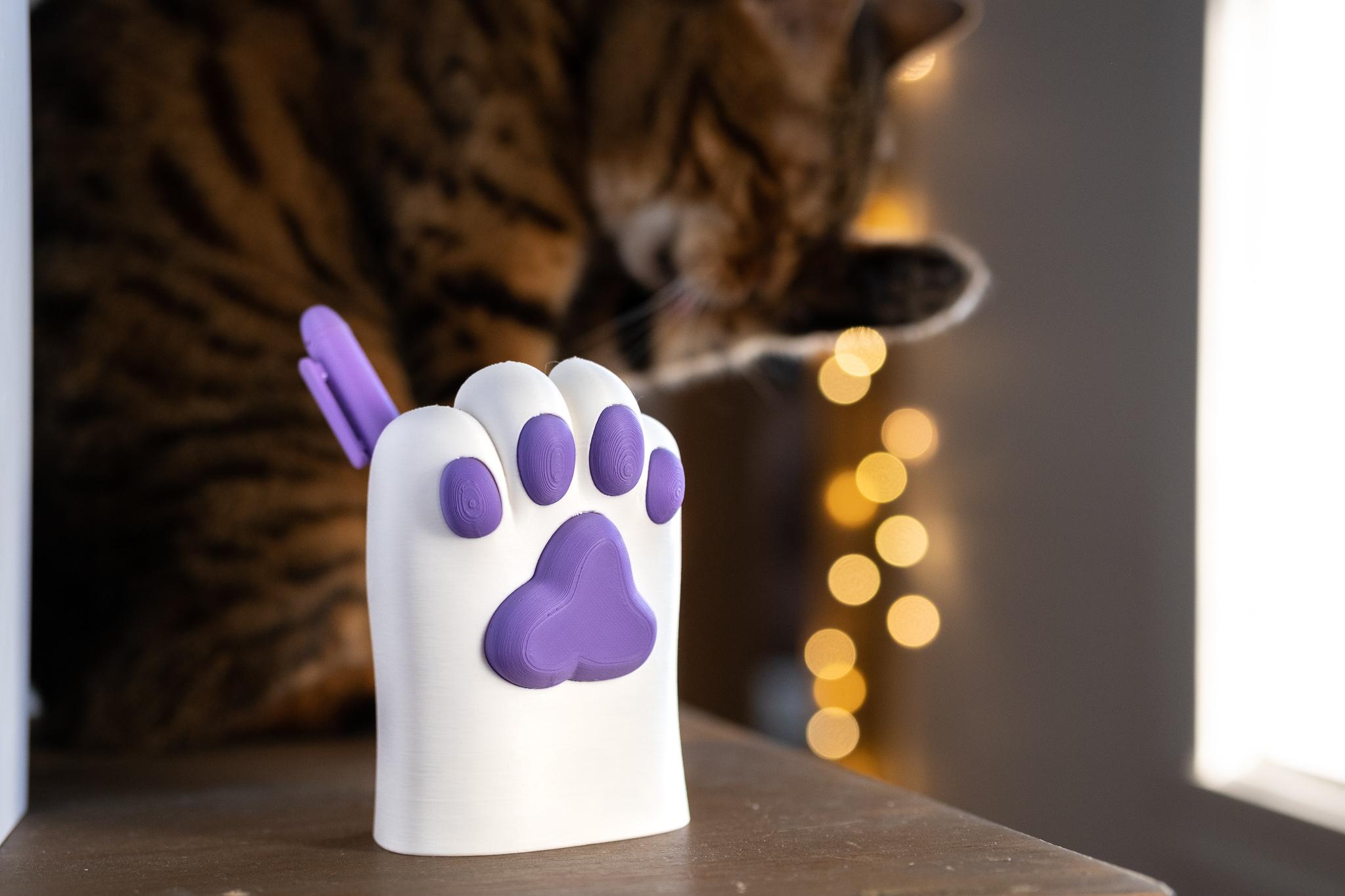 Super Cute Paw Pen Cup 3d model