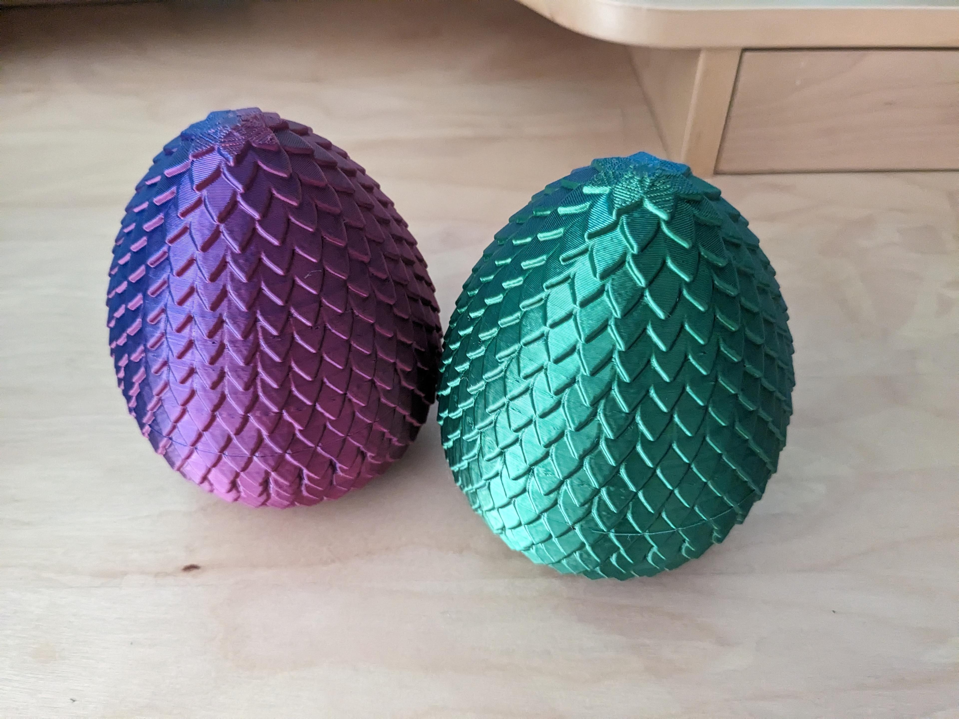 Large Threaded Scaly Egg 3d model