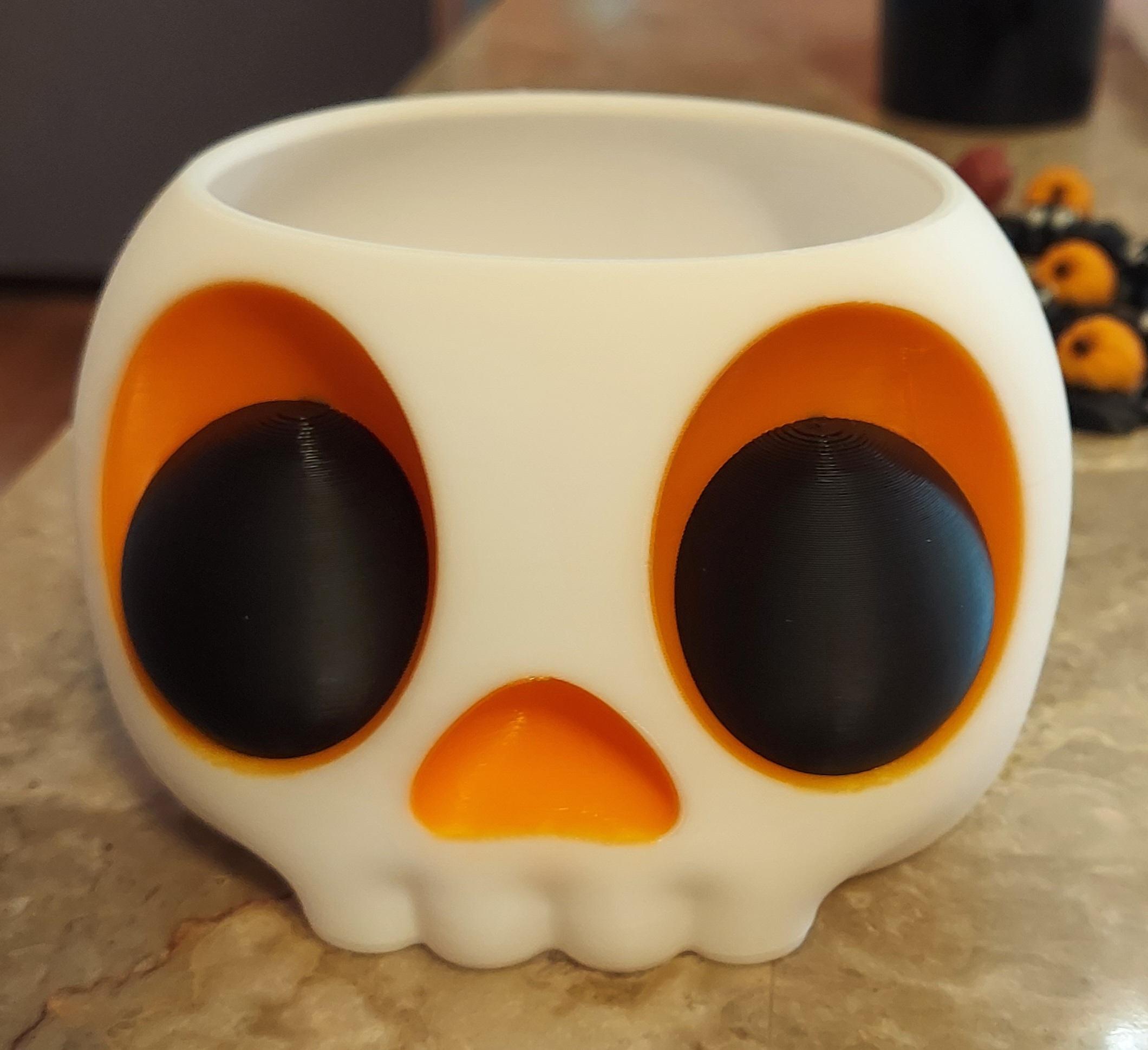 Skull Bin with Eyeballs 3d model