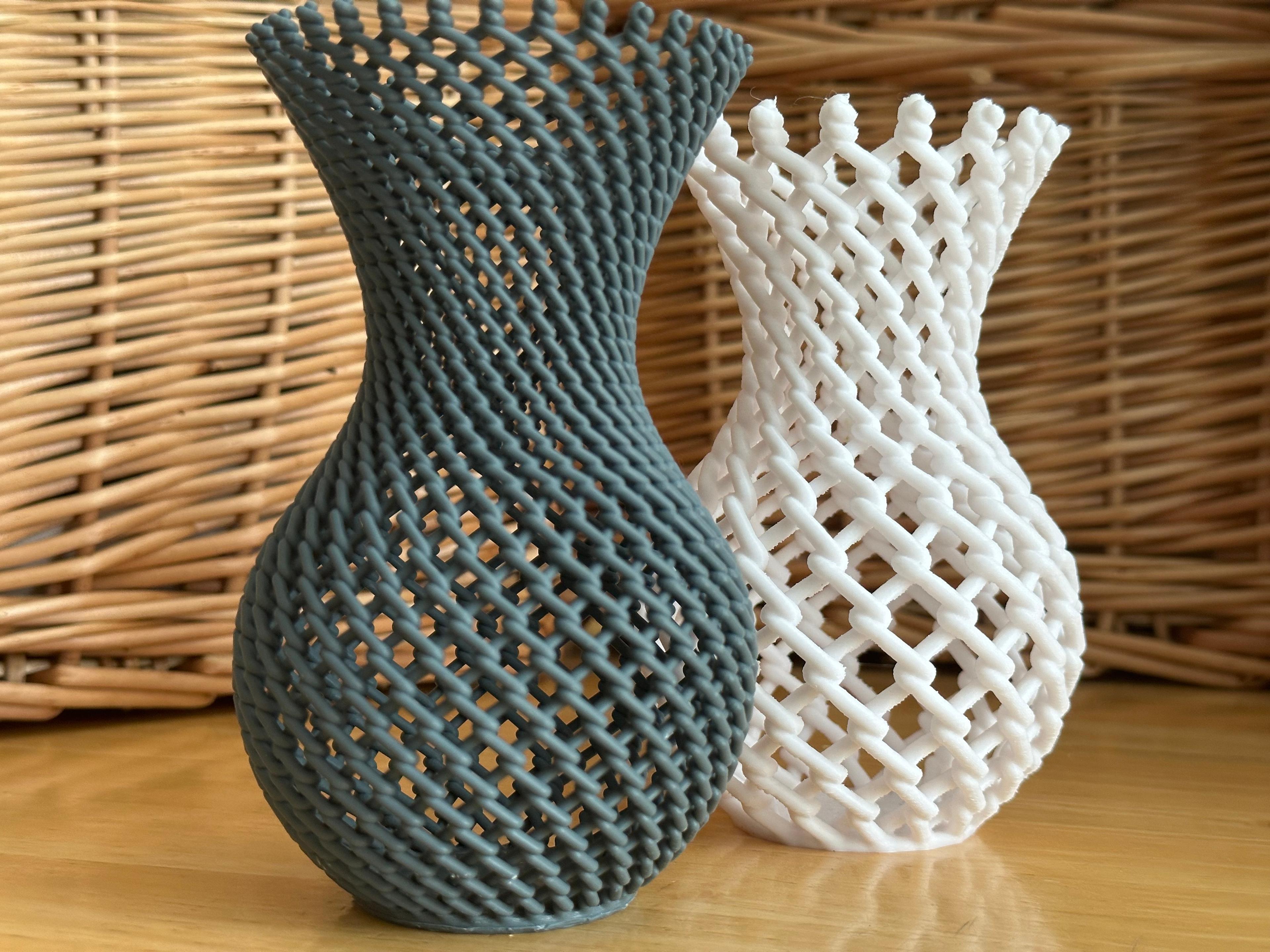 Round Chain Link Vase - Resin 3d model