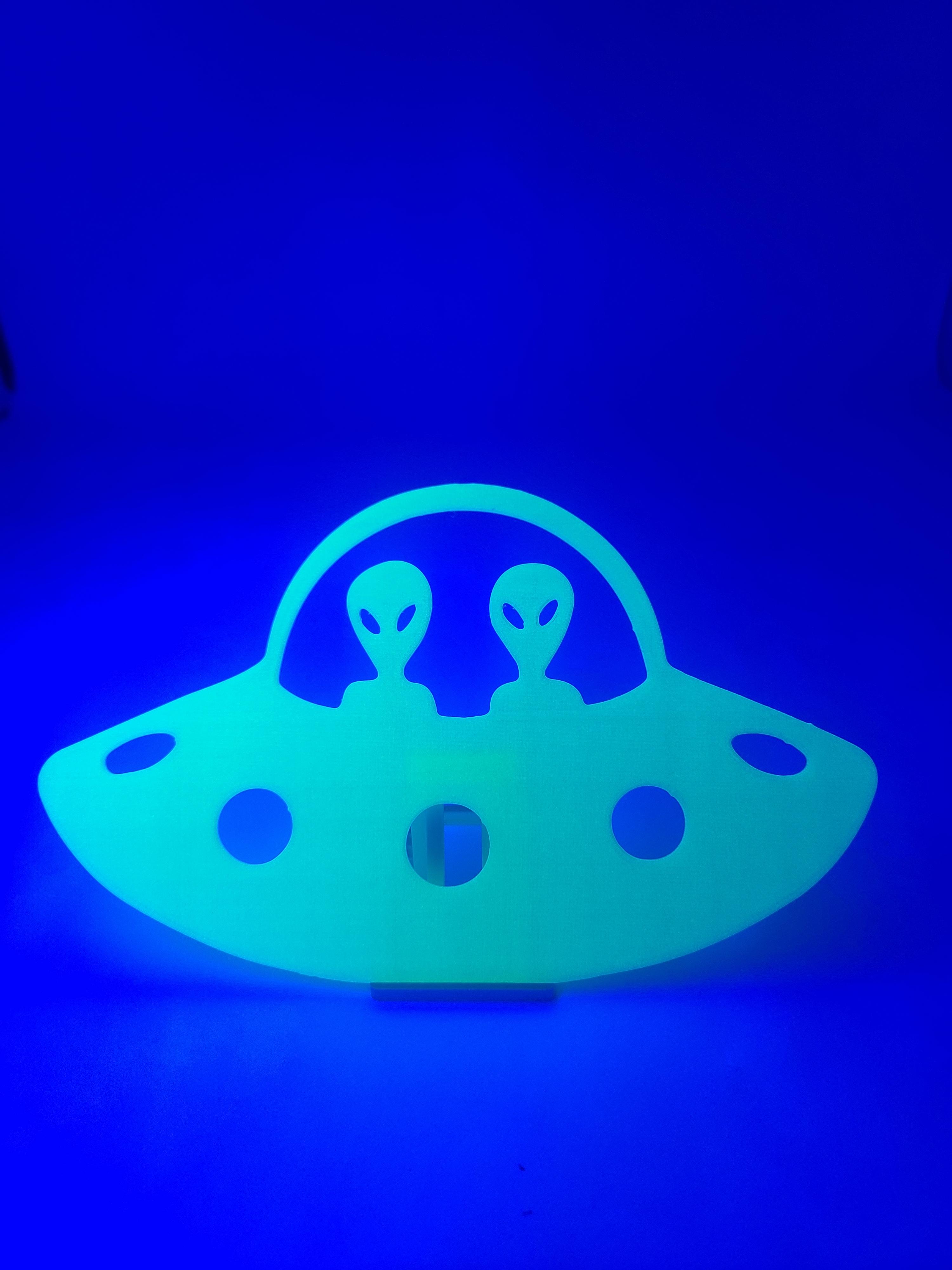 Glow-in-Dark wall / ceiling 2 Aliens UFO 3d model