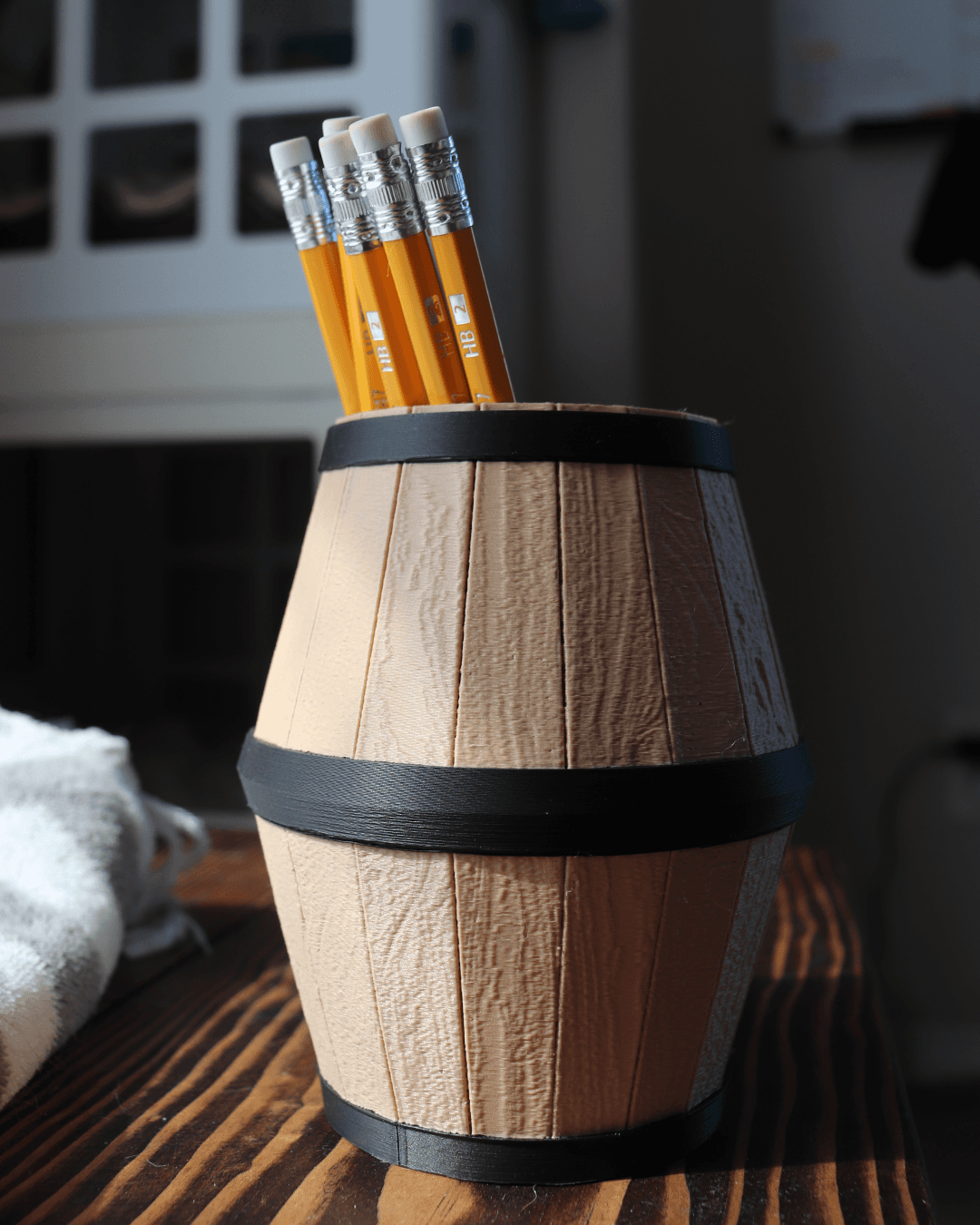 Wood Barrel Pen Holder 3d model