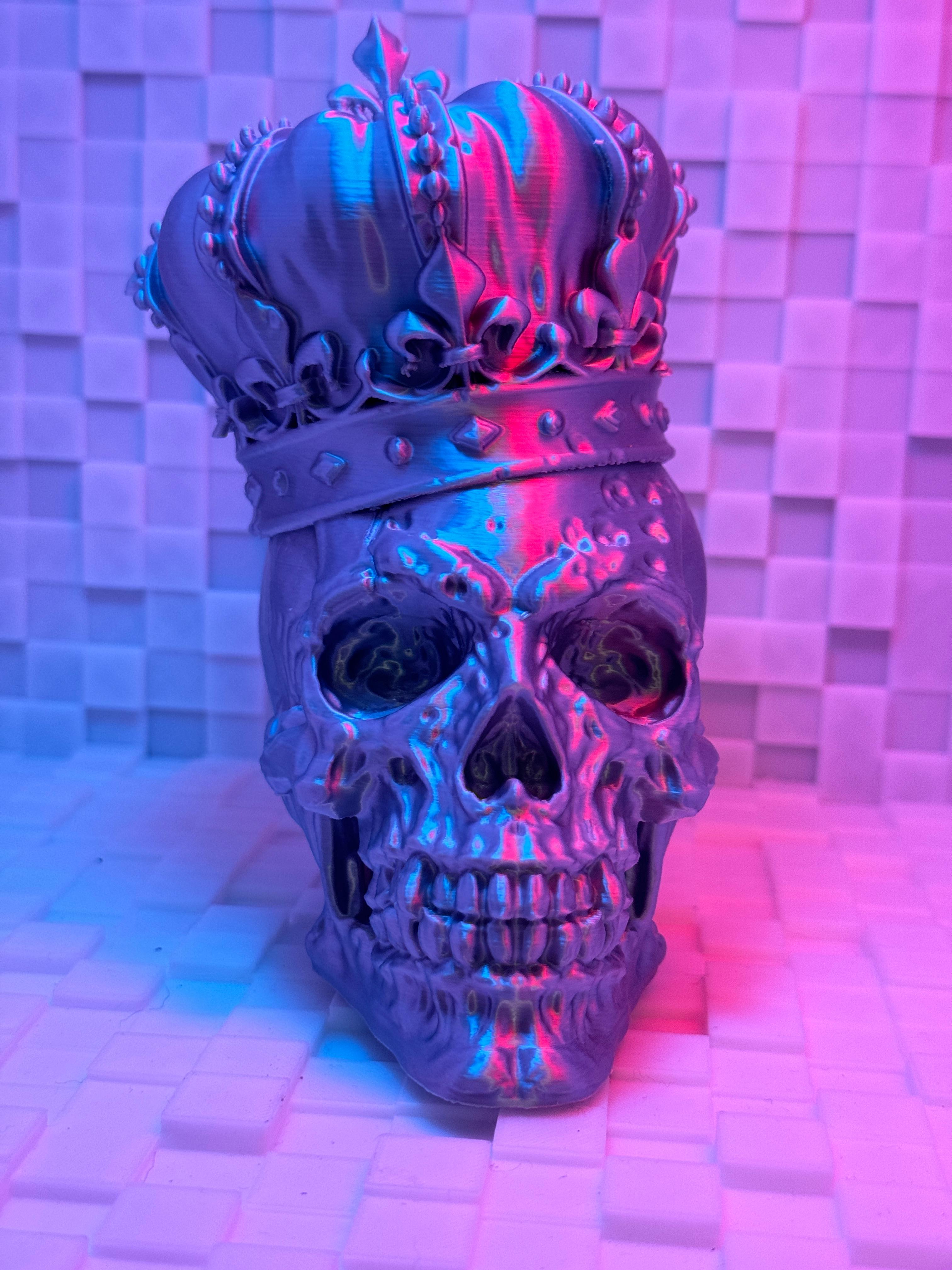 Skull with Crown - Home Decor 3d model