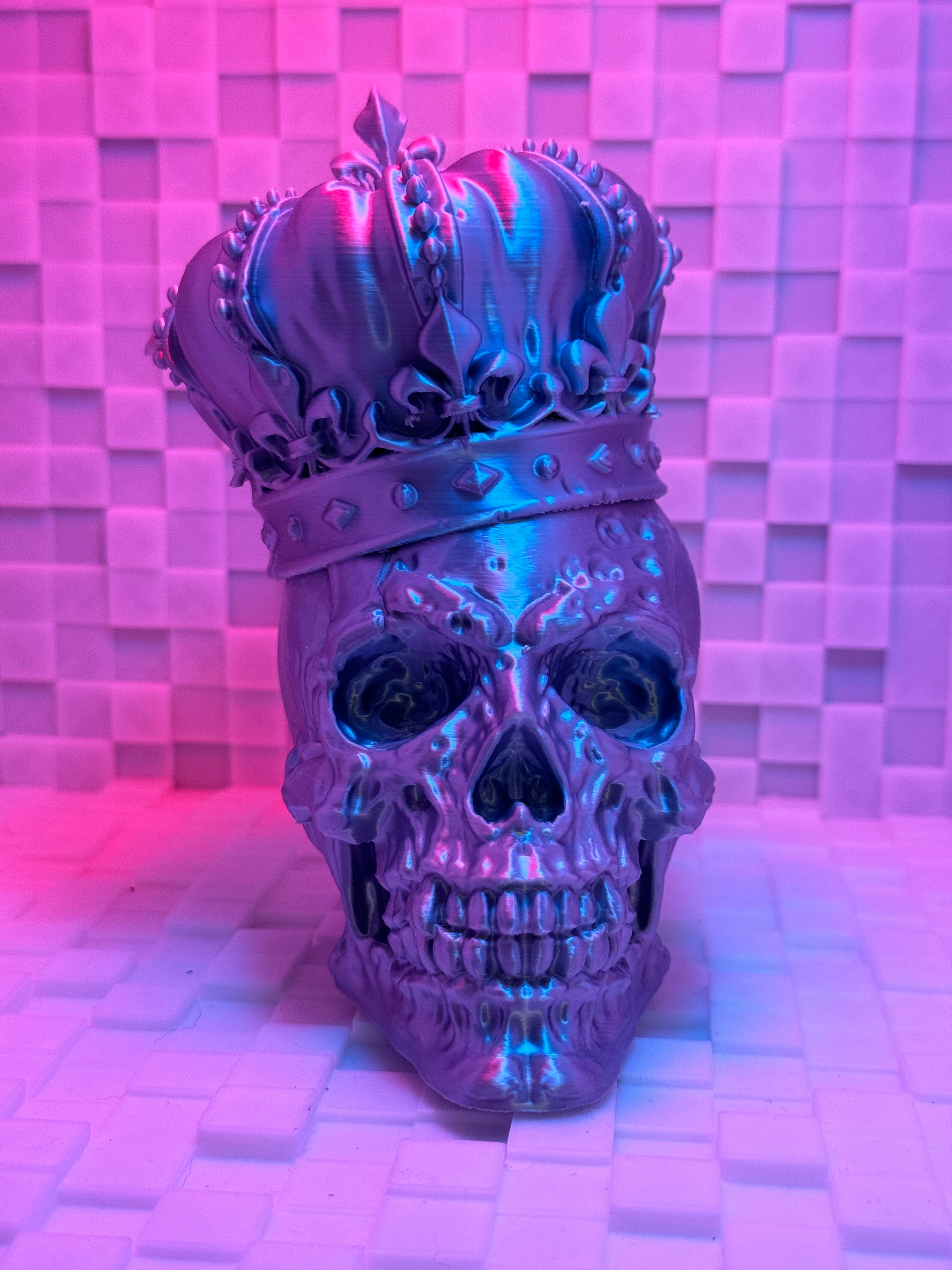 Skull with Crown - Home Decor 3d model