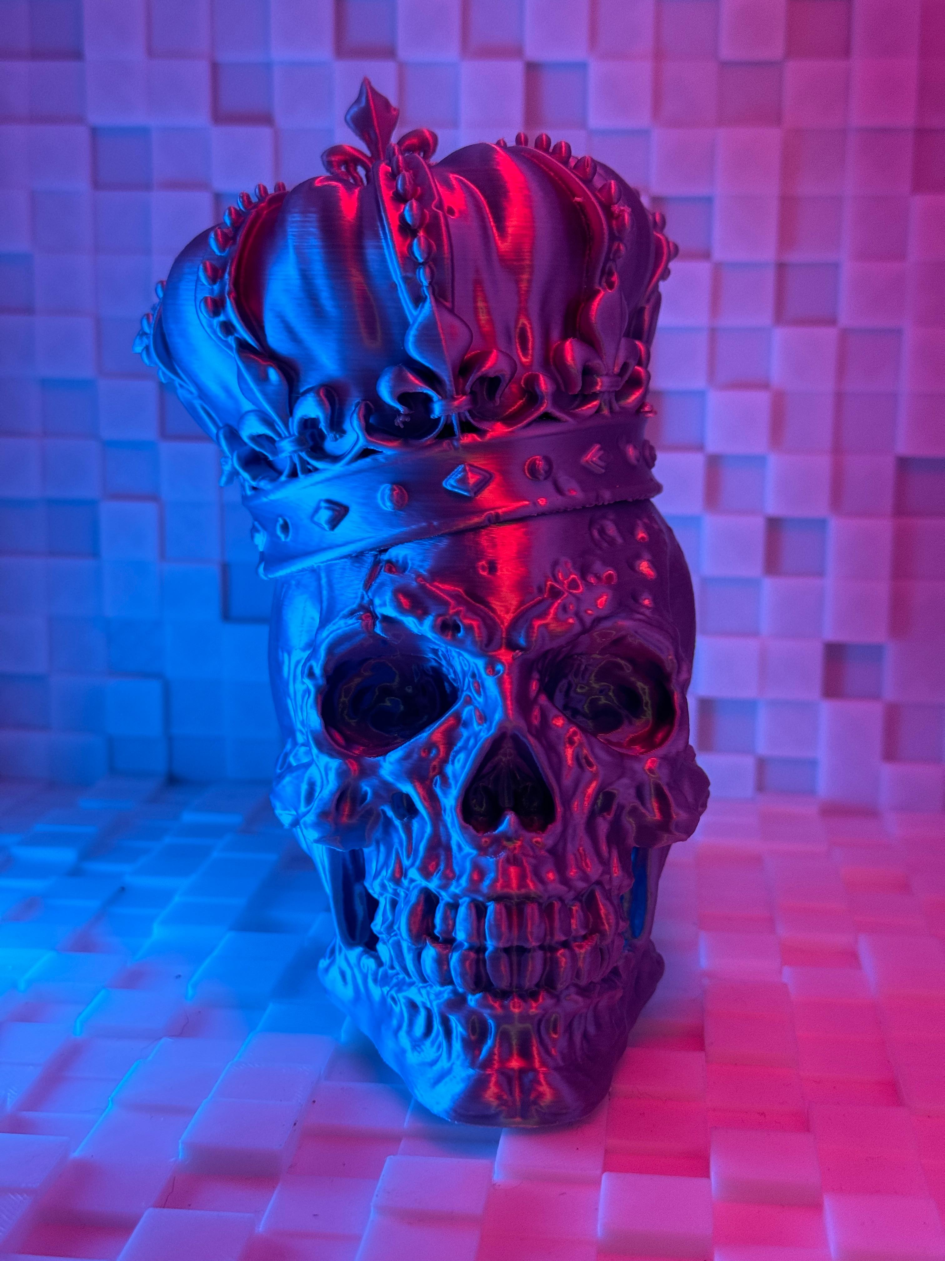 Skull with Crown - Home Decor 3d model