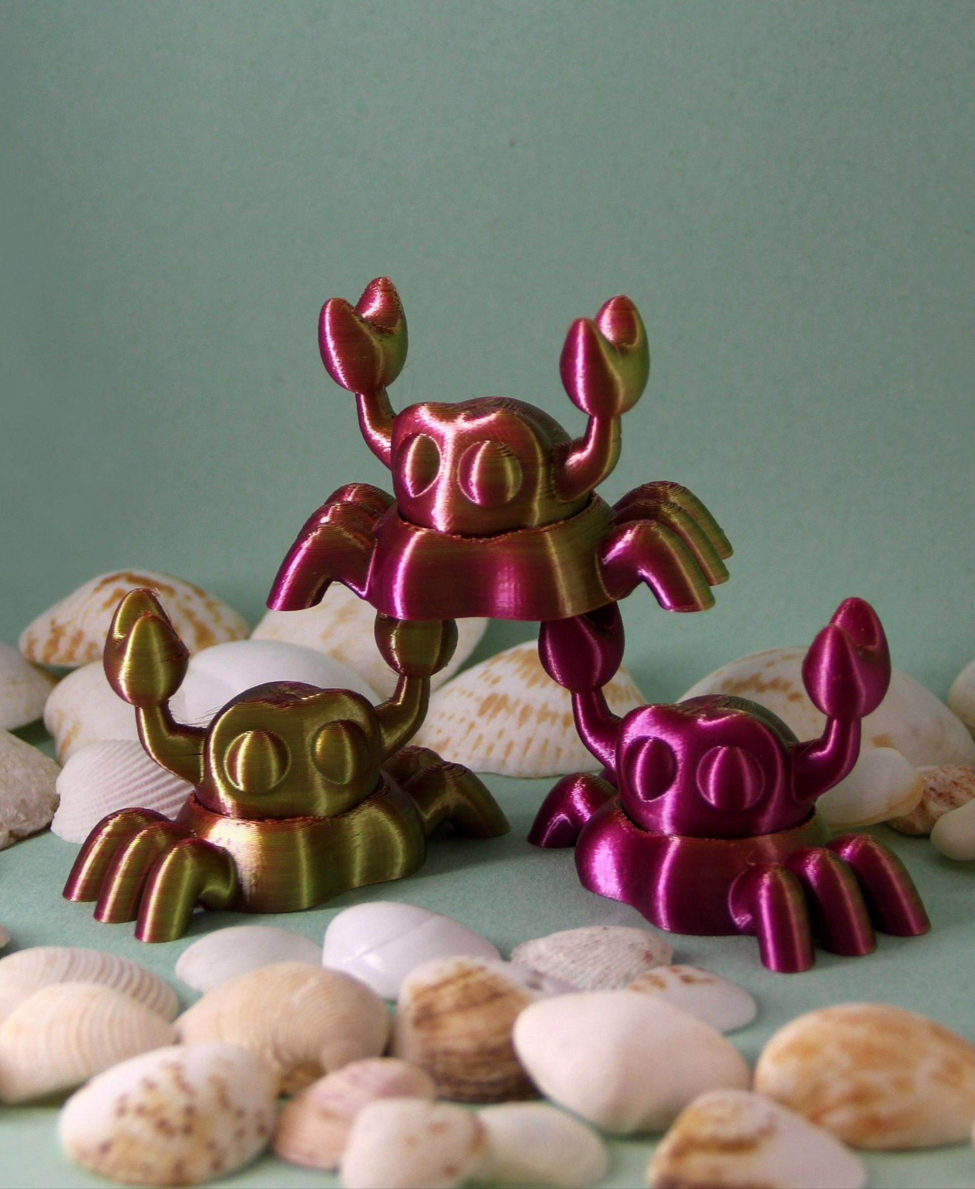 Cute Spinner Crab Desk Pal - Really cute crab, printed in Overture dual silk Green-Magenta - 3d model