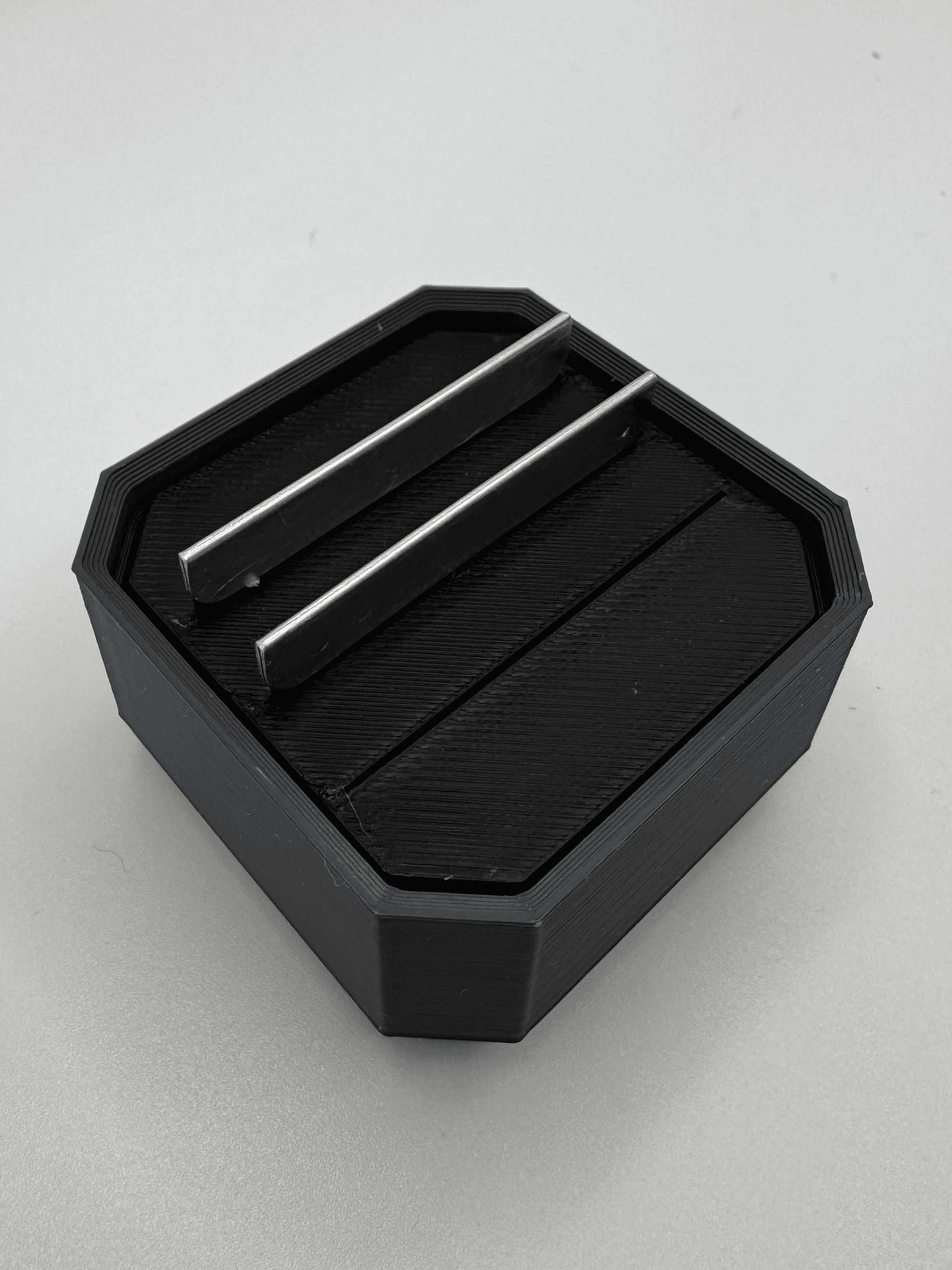 Razor Blade Holder Insert for Muligrid Bin (1x1x0.5) 3d model