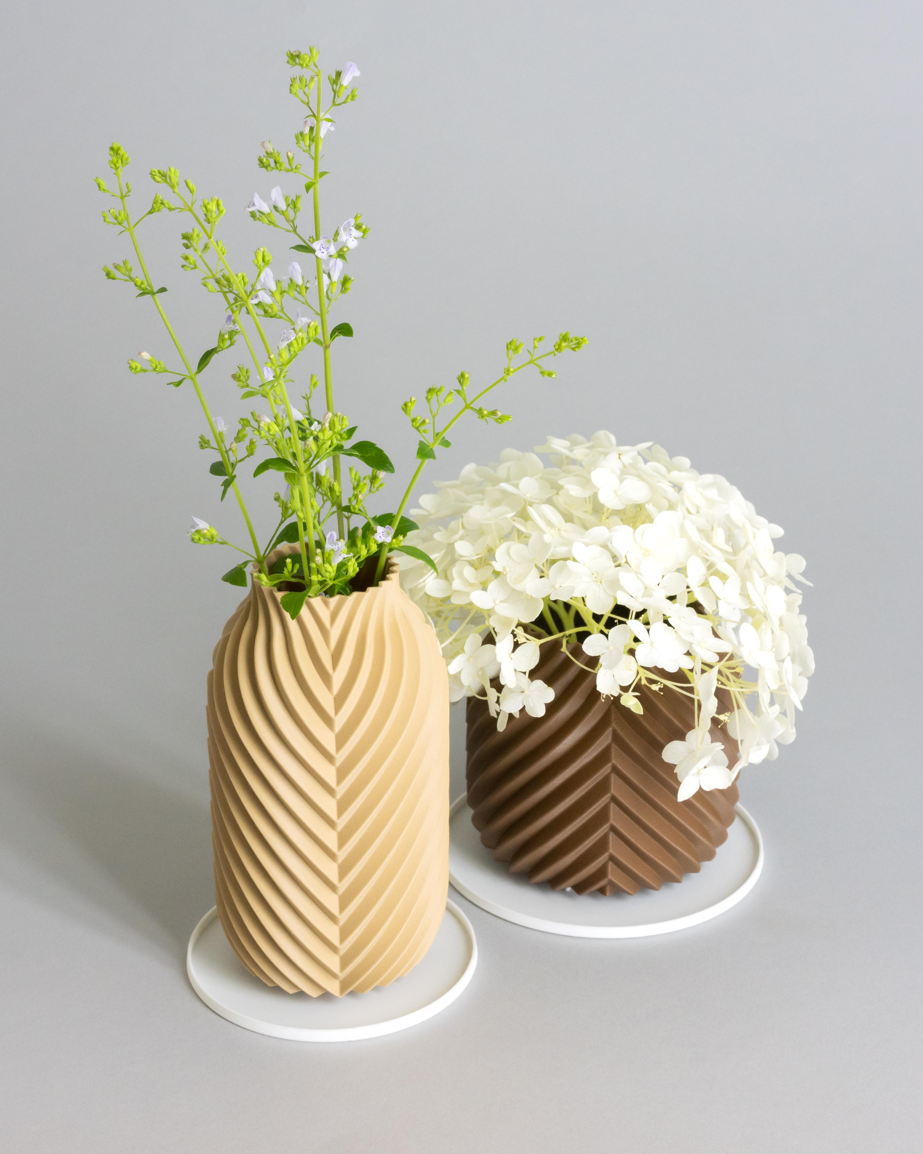 KROMATIK Vase 004 (2 versions) 3d model