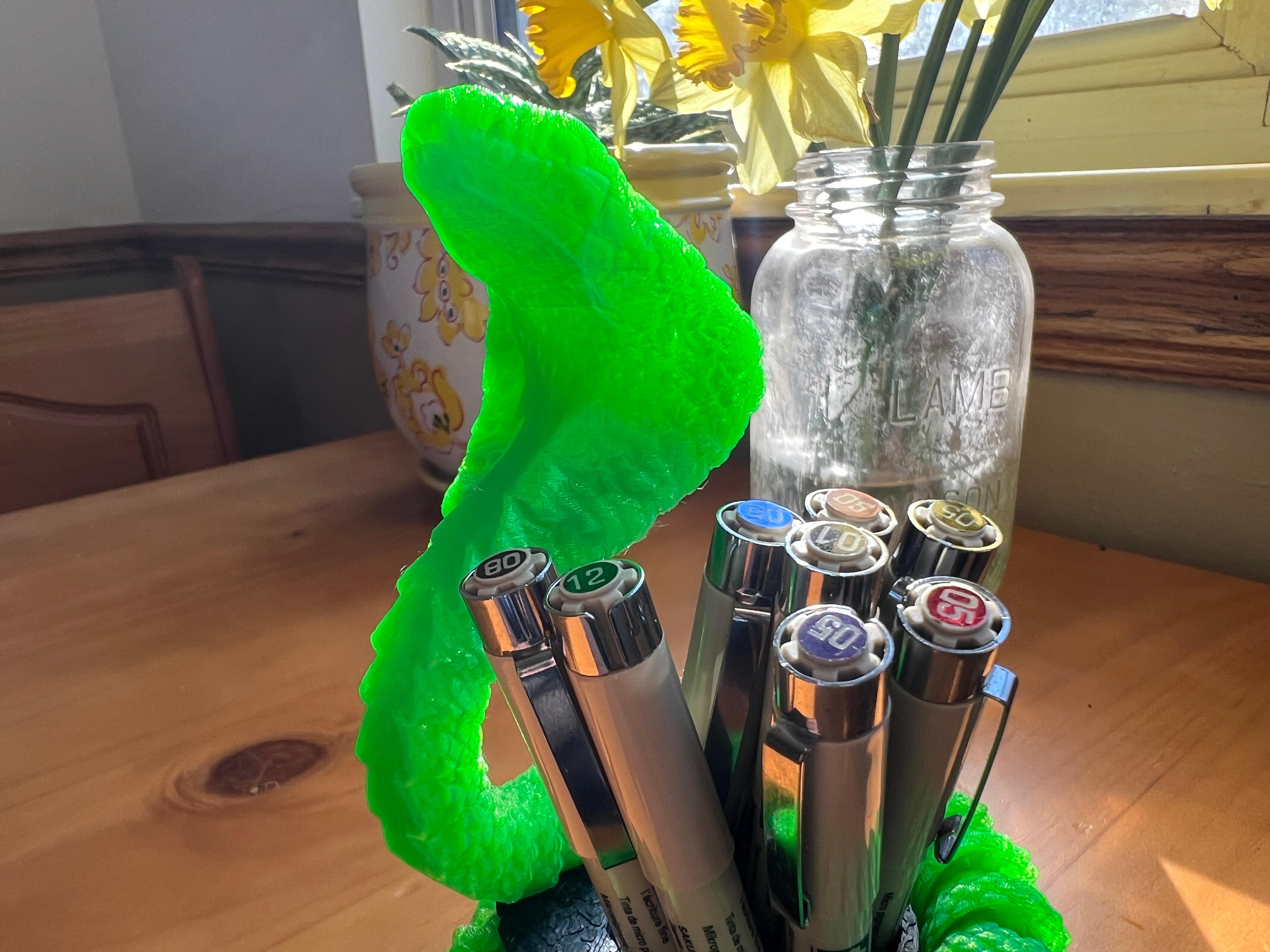 Articulated Cobra + Pencil Holder 3d model