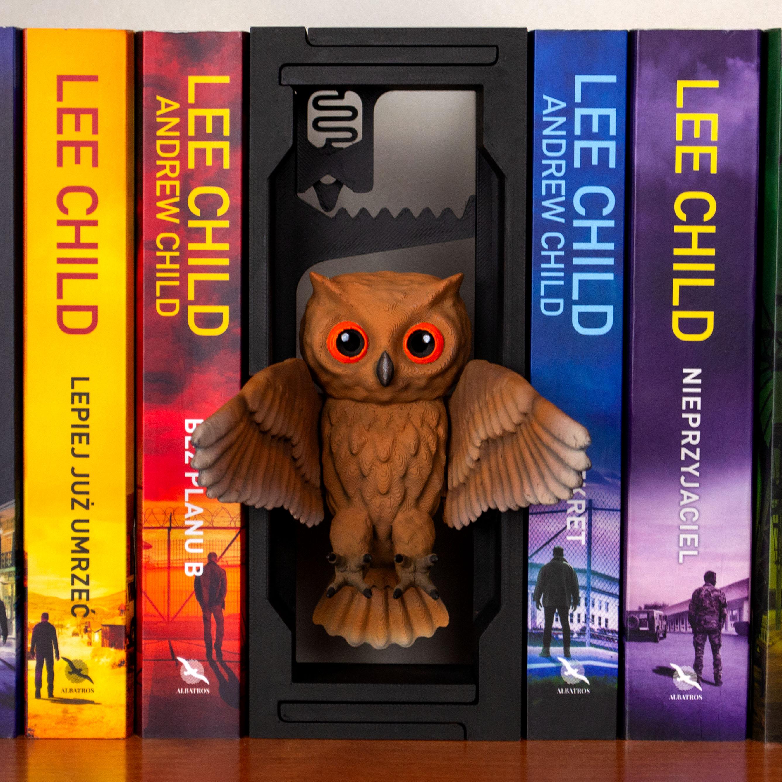 Flying Owl: Adjustable Book Nook 3d model