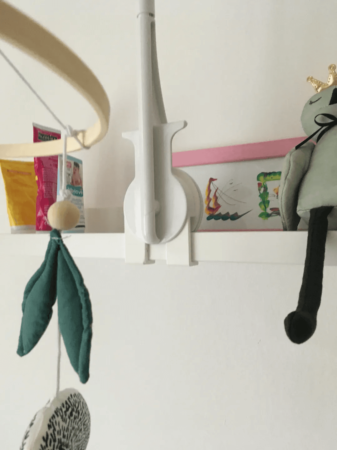 Mobile Bracket for IKEA Mosslanda Shelf 3d model