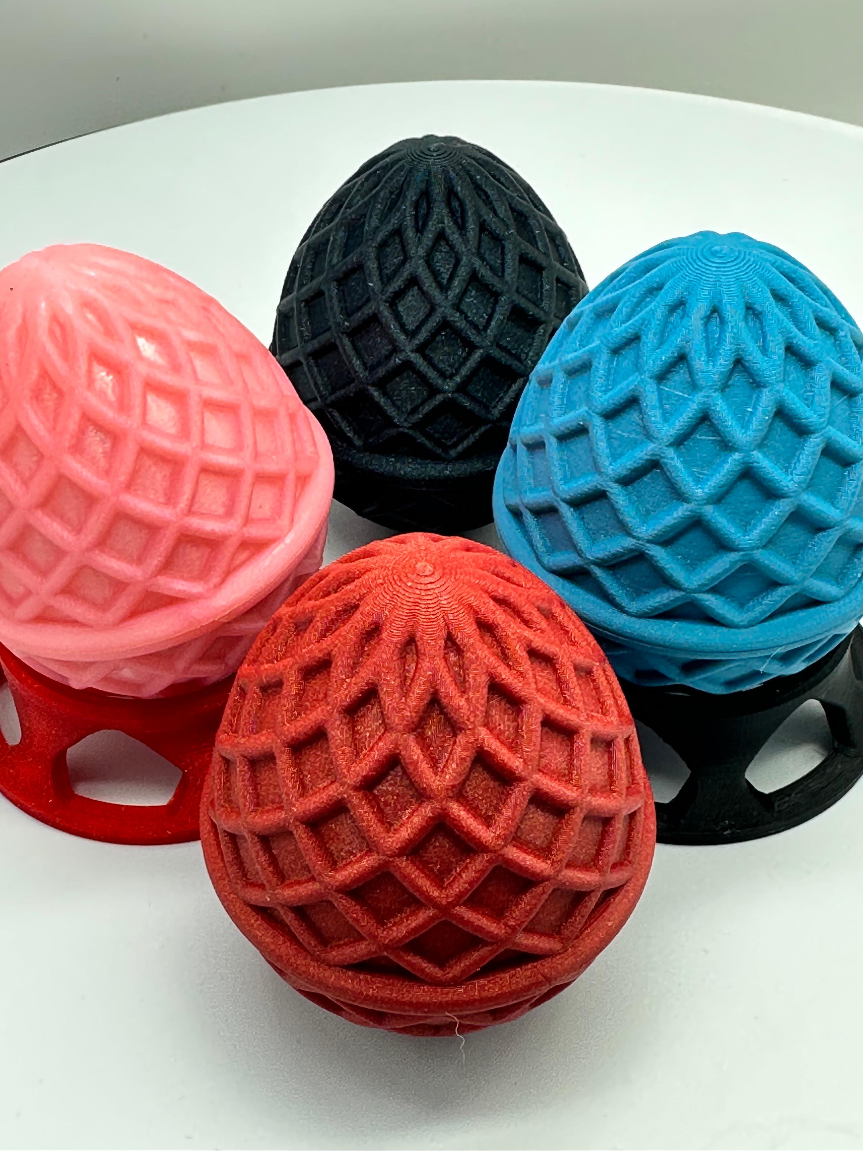 FabbEgg - The threaded surprise egg, that is easy to print, and SOOOOOO satisfying. 3d model