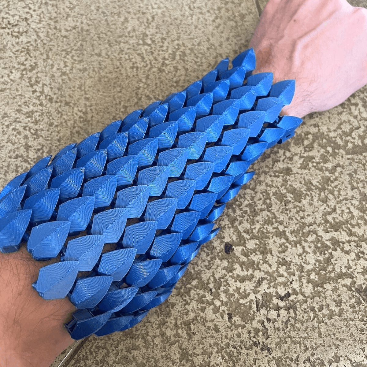 Articulated Scalemail Bracer 3d model