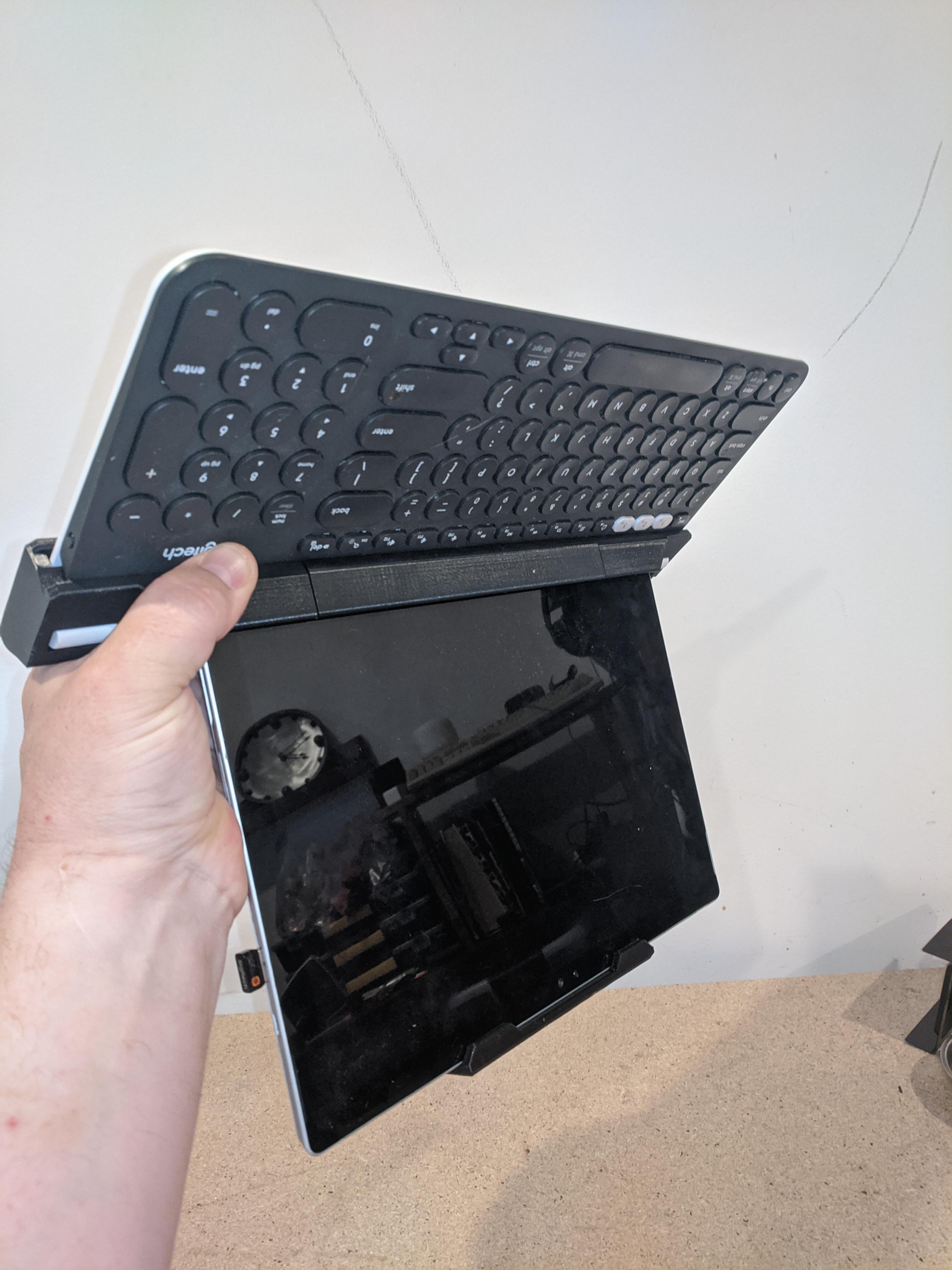 Logitech K780 Laptop 3d model