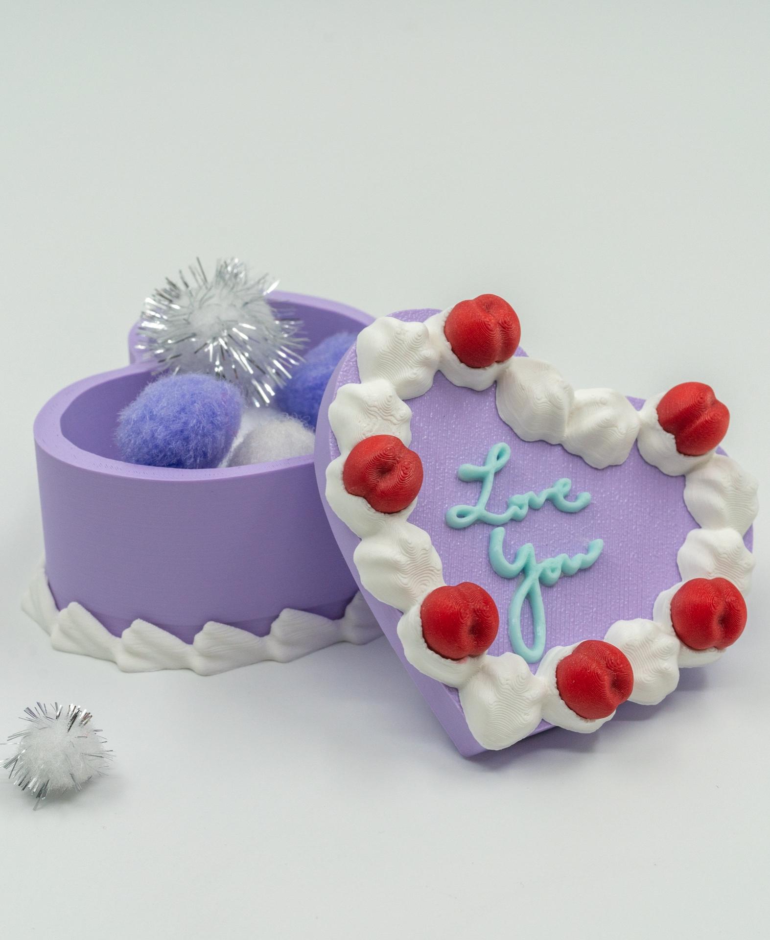 Heart-Shaped Cake Jewelry Box - Vintage, Kitsch Cake Container and Gift Holder 3d model