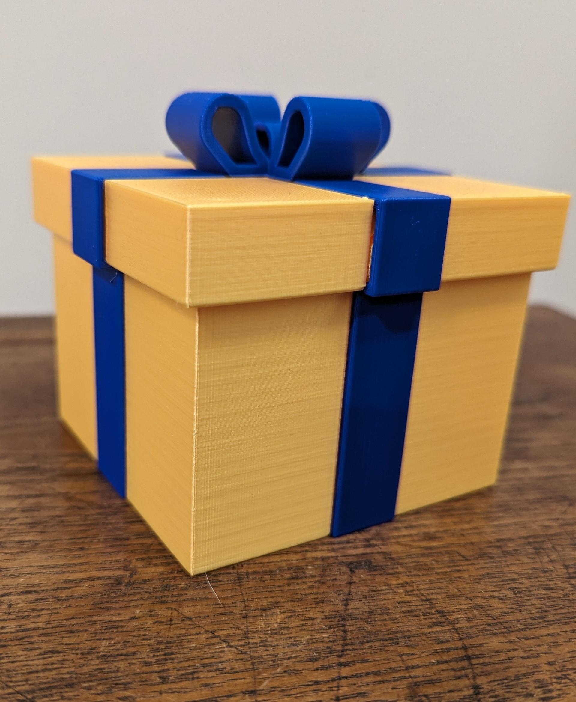 GIFT BOX #8 - Sliceworx Gold Silk and Royal Blue - 3d model