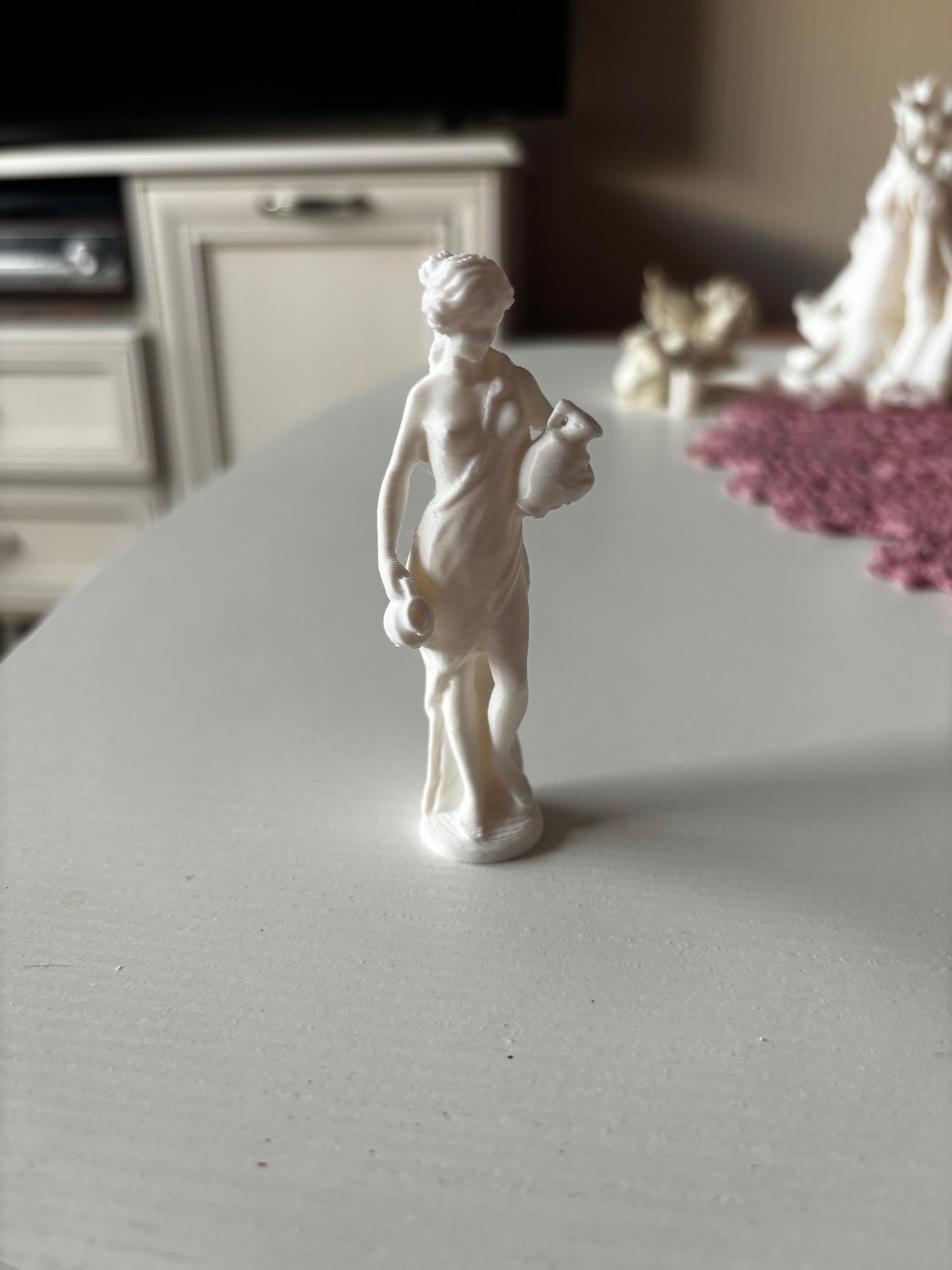 Sculpture of a lady 3d model