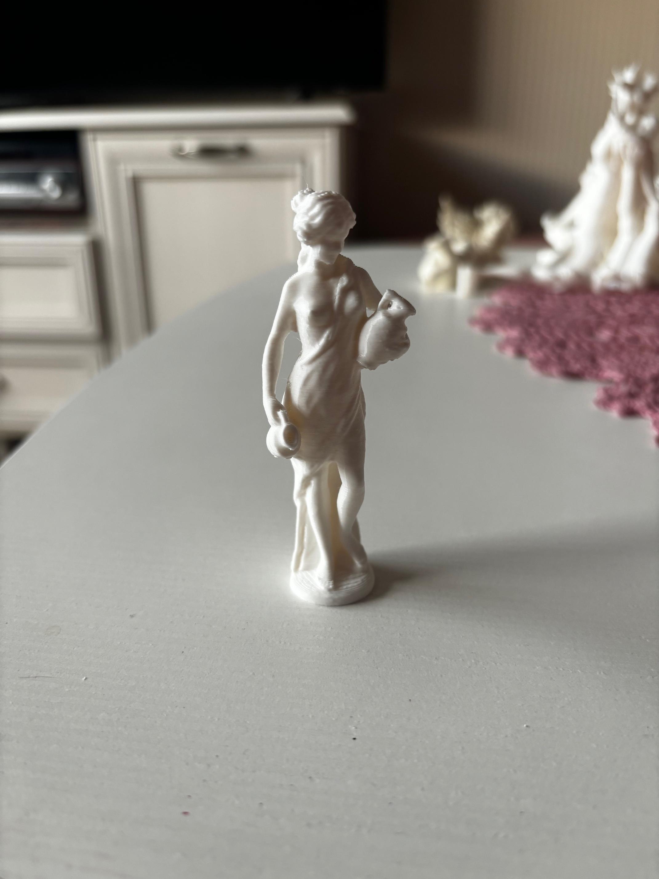 Sculpture of a lady 3d model