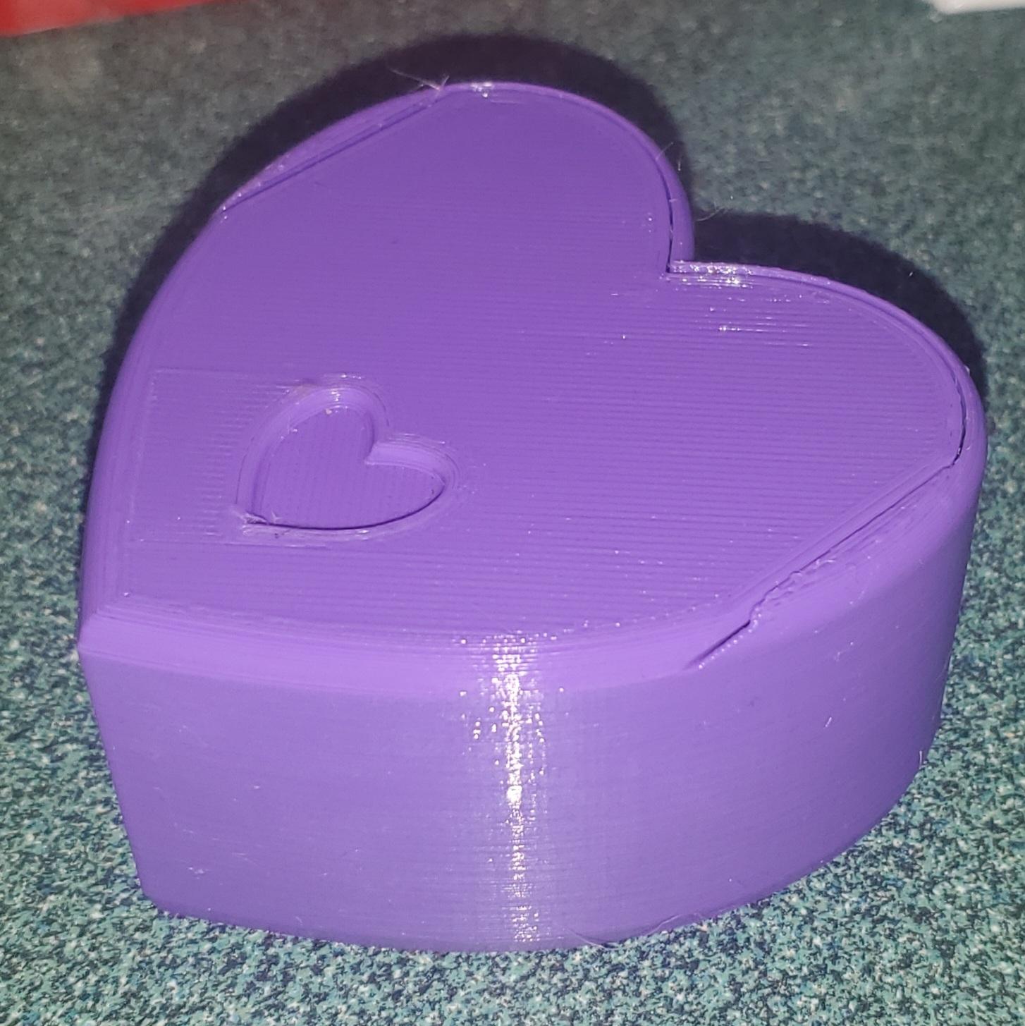 Simple Heart Box - Sliding - Printed in purple PETG on Anycubic Kobra. 0.2mm layers.

3h13 for box, 1h10 for lid. - 3d model