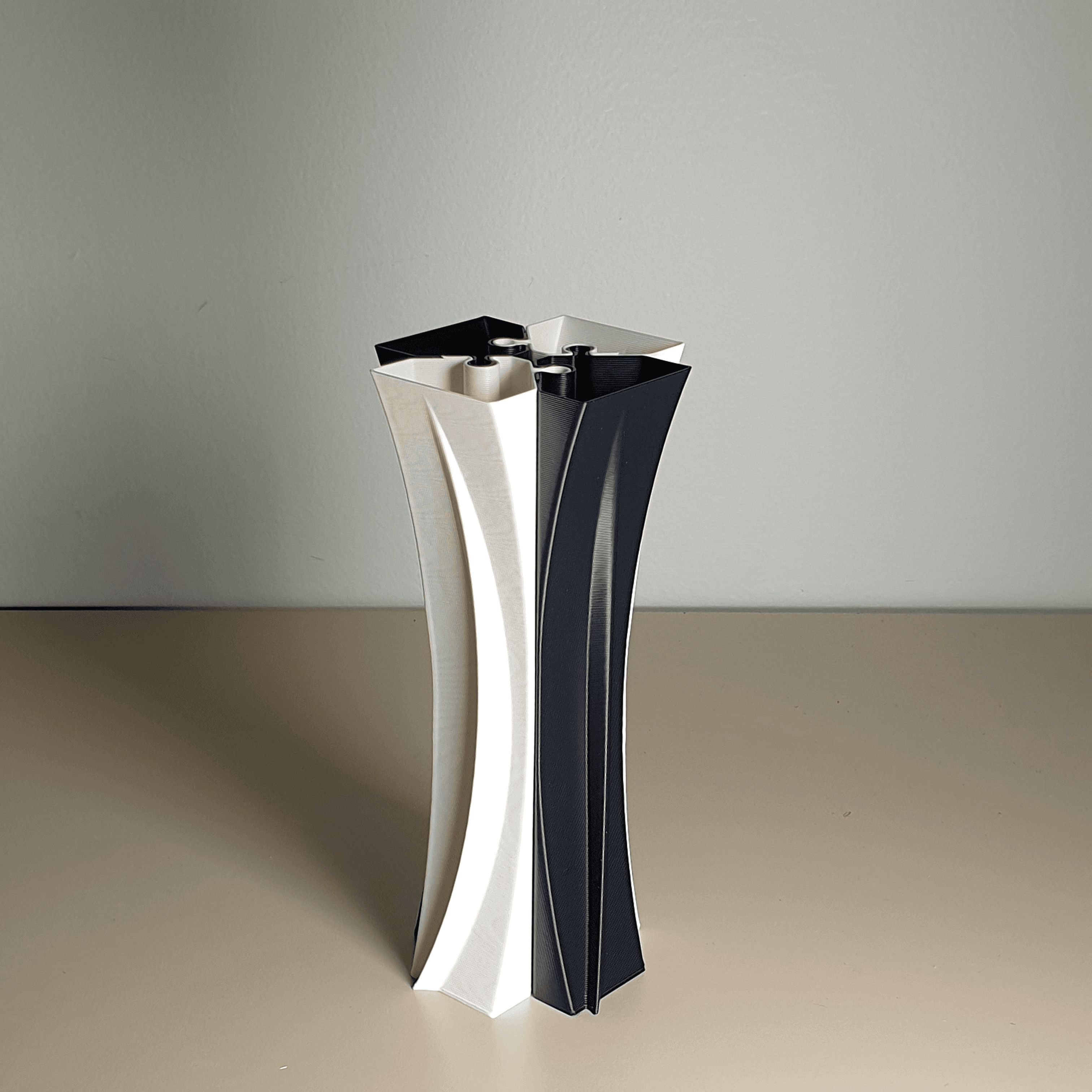 Jigsaw Vase 4 parts Swoosh 3d model