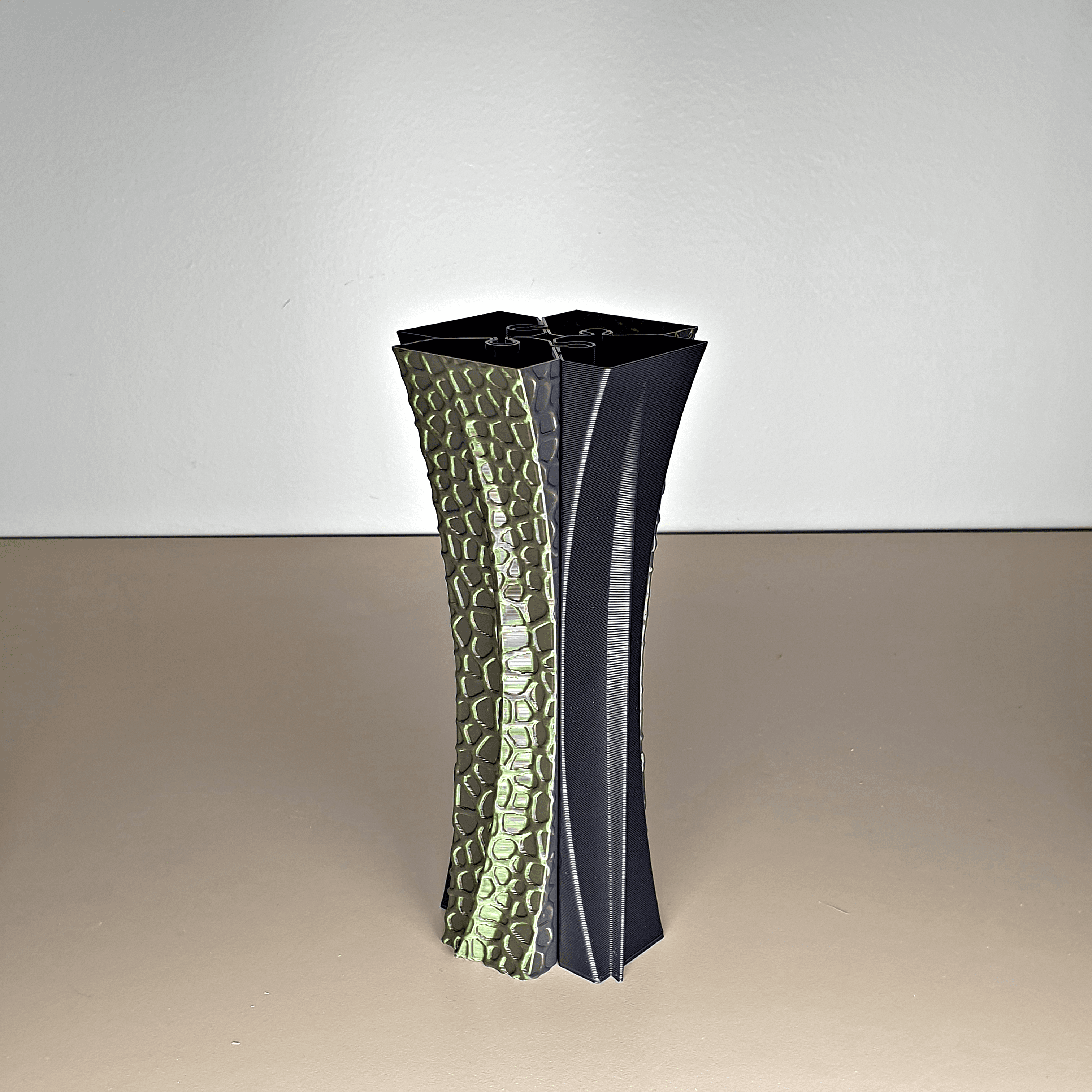 Jigsaw Vase 4 parts Swoosh 3d model