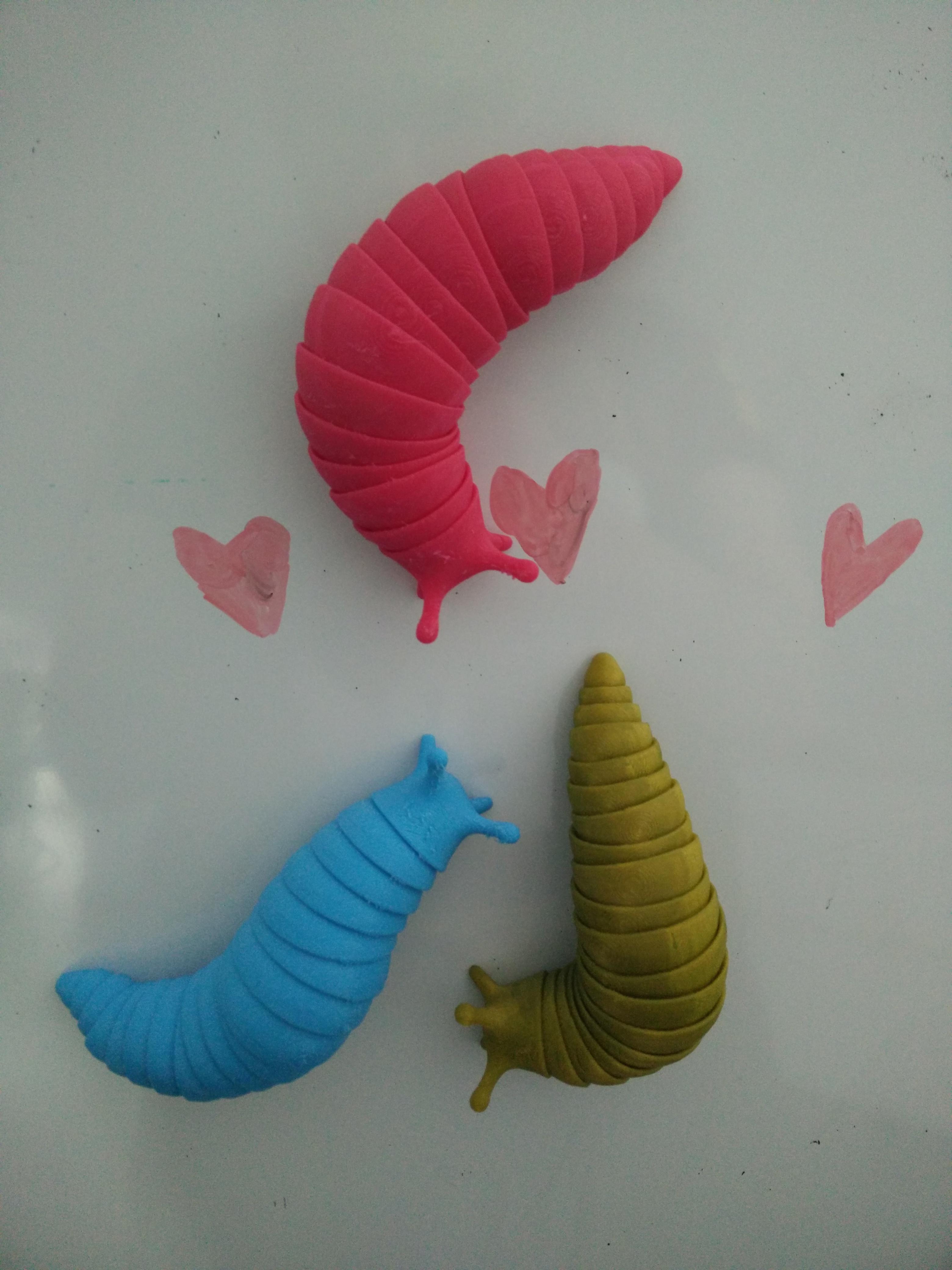 Friendly Articulated Slug with hidden magnets 3d model