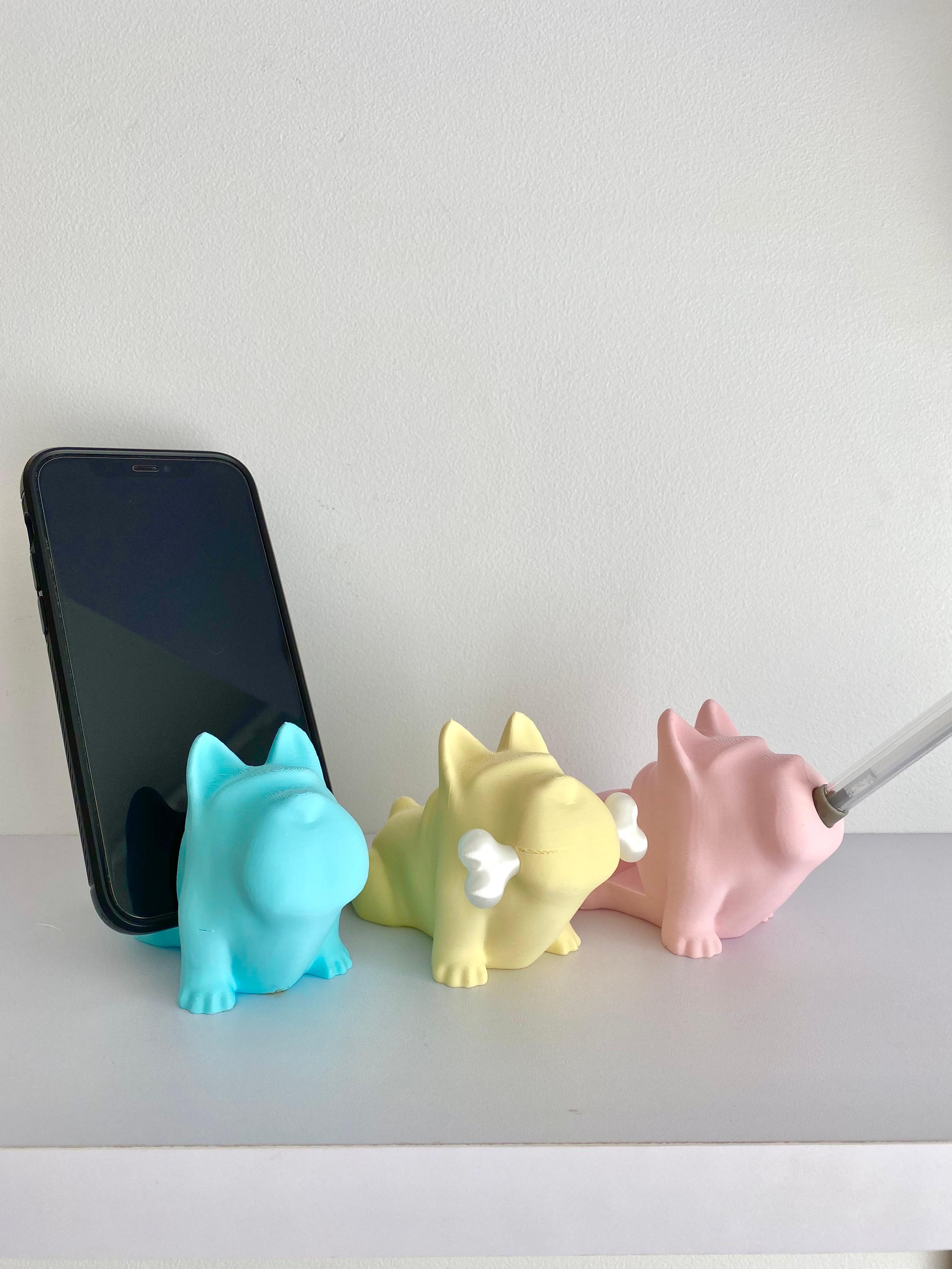 Chubby Dogs Yoga Phone and Pencil Holder / Figurine / No Supports 3d model