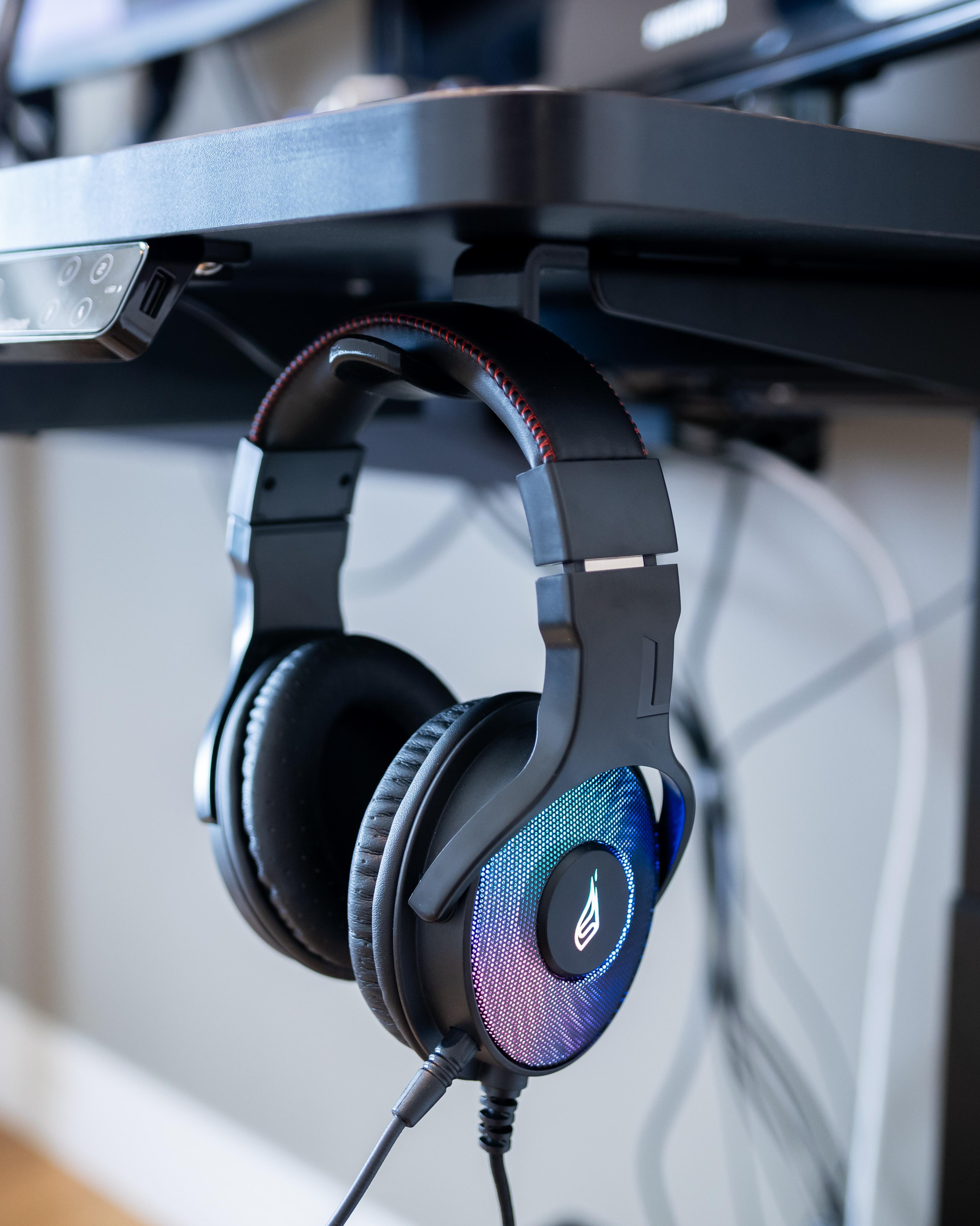 EZPZ Headphone Hanger (Under Desk) 3d model