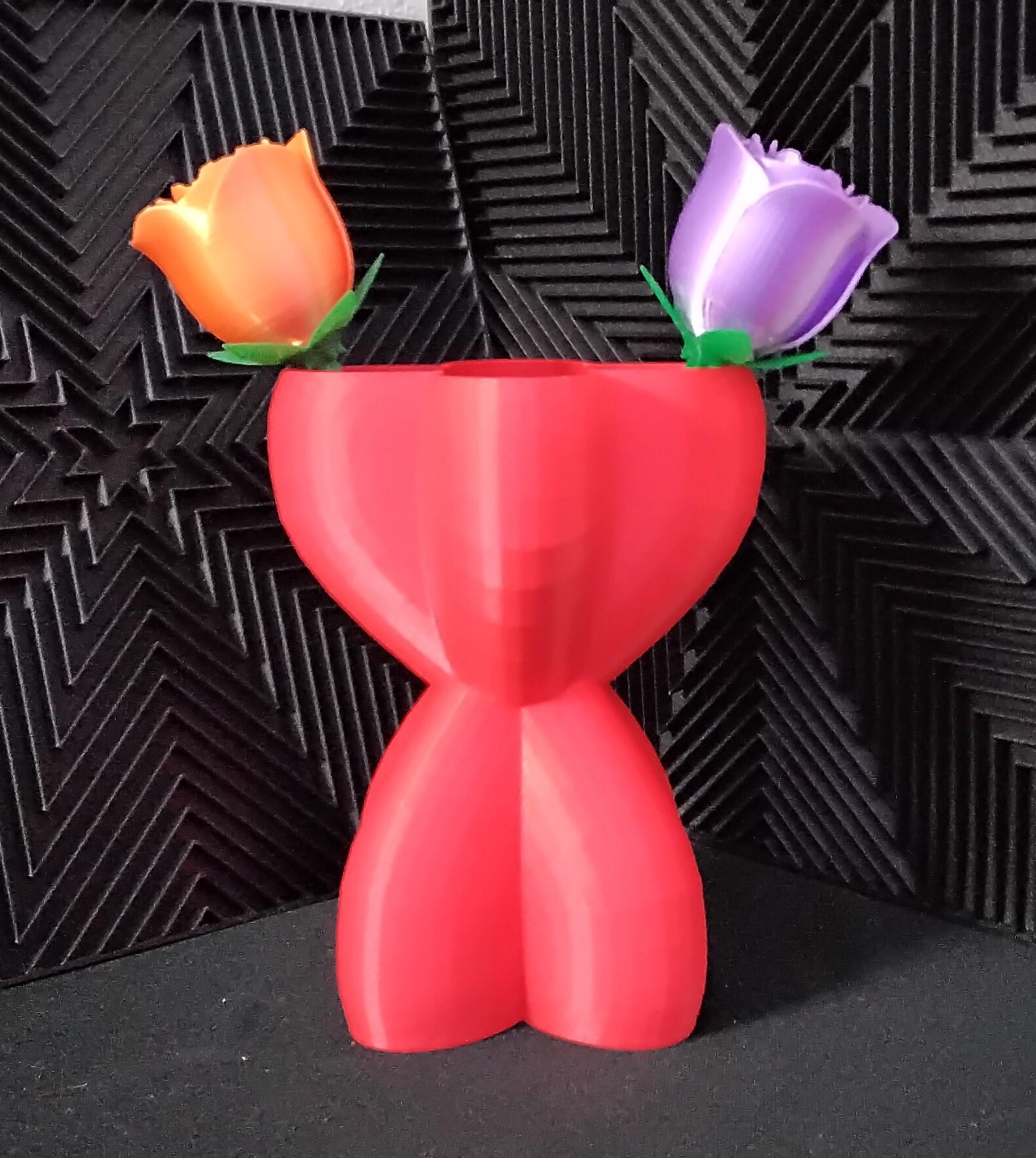 Stacked Double Heart Vase 3d model