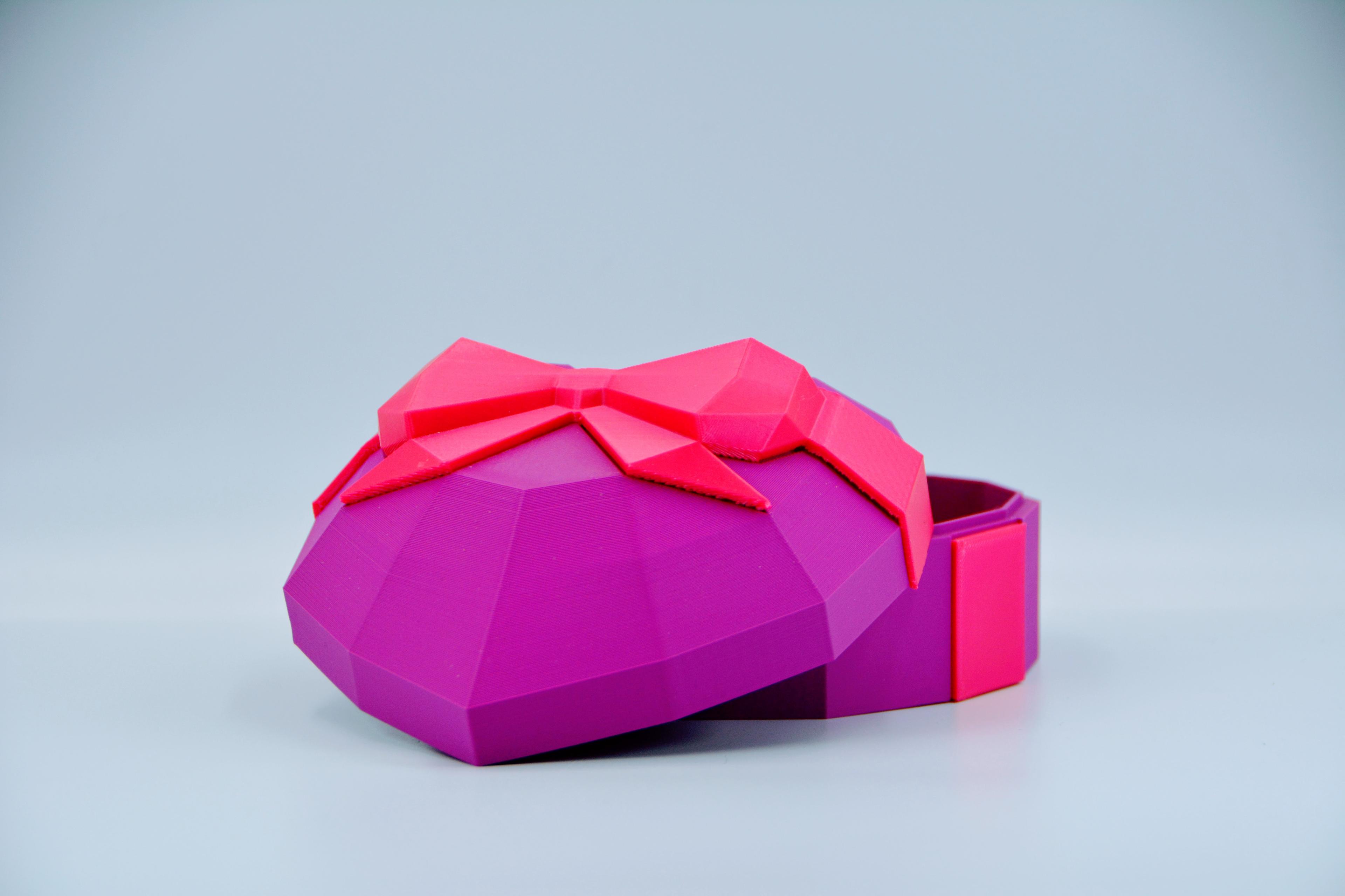 Low Poly Heart-Shaped Gift Box 💞 3d model