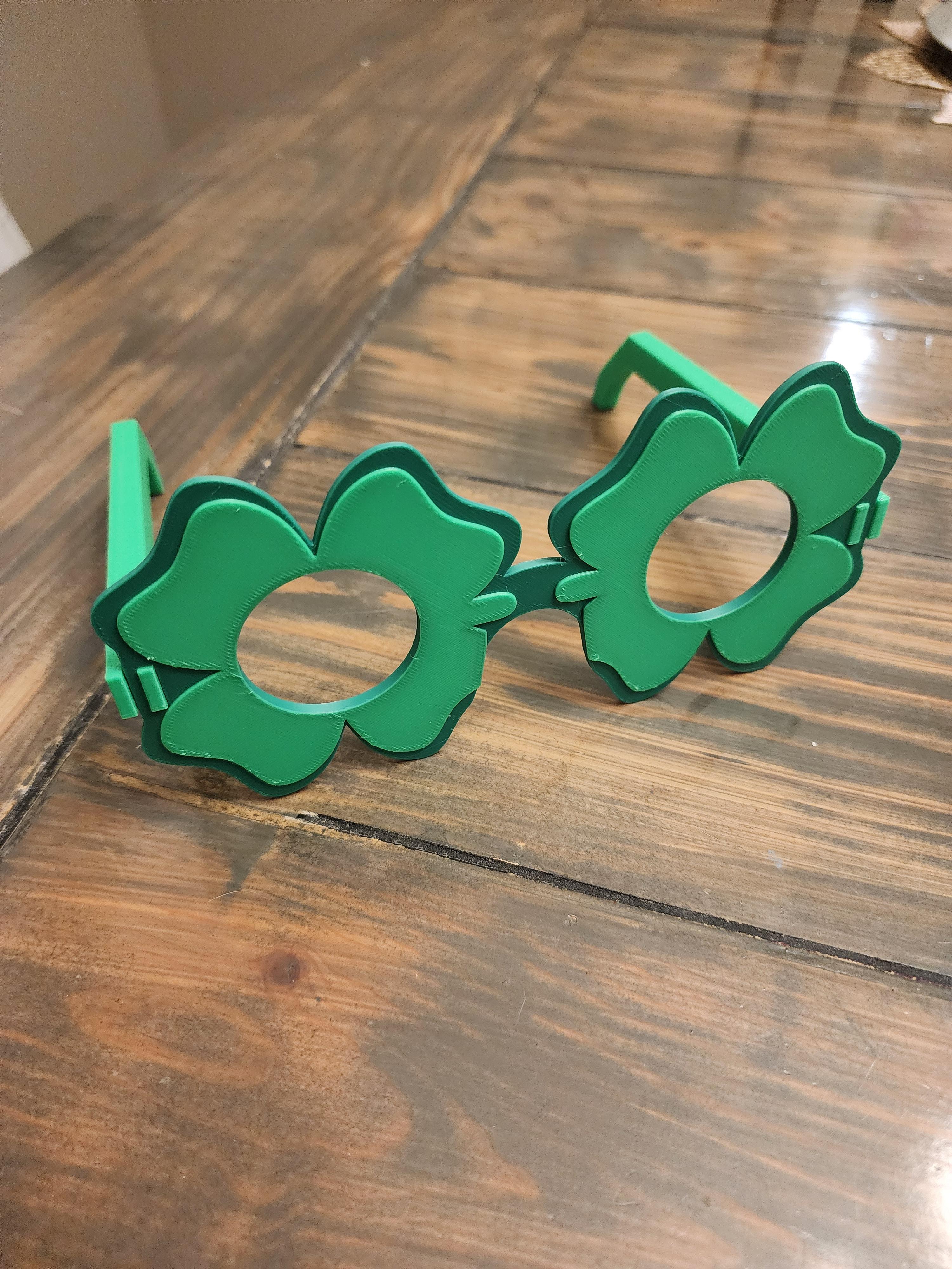 4 Leaf Clover Glasses 3d model