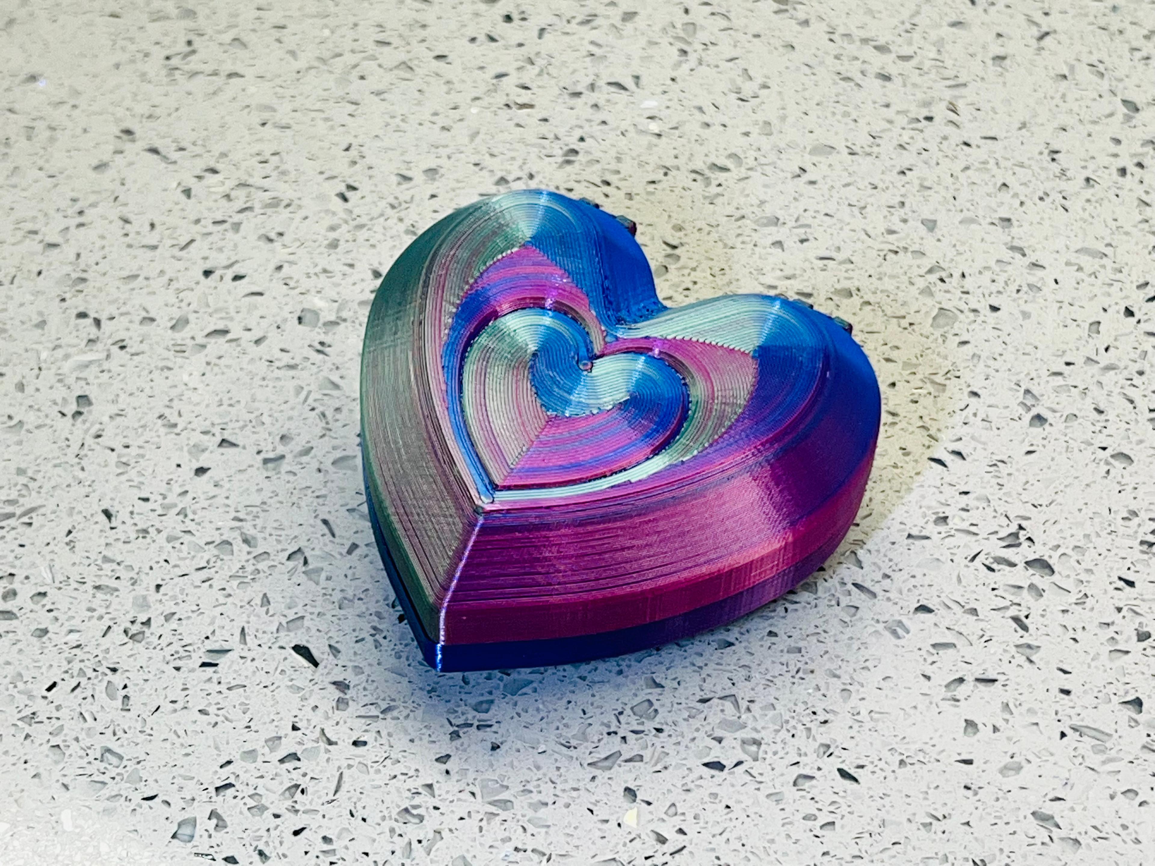 v2 of Print in Place Remix of Simple Heart Box 3d model