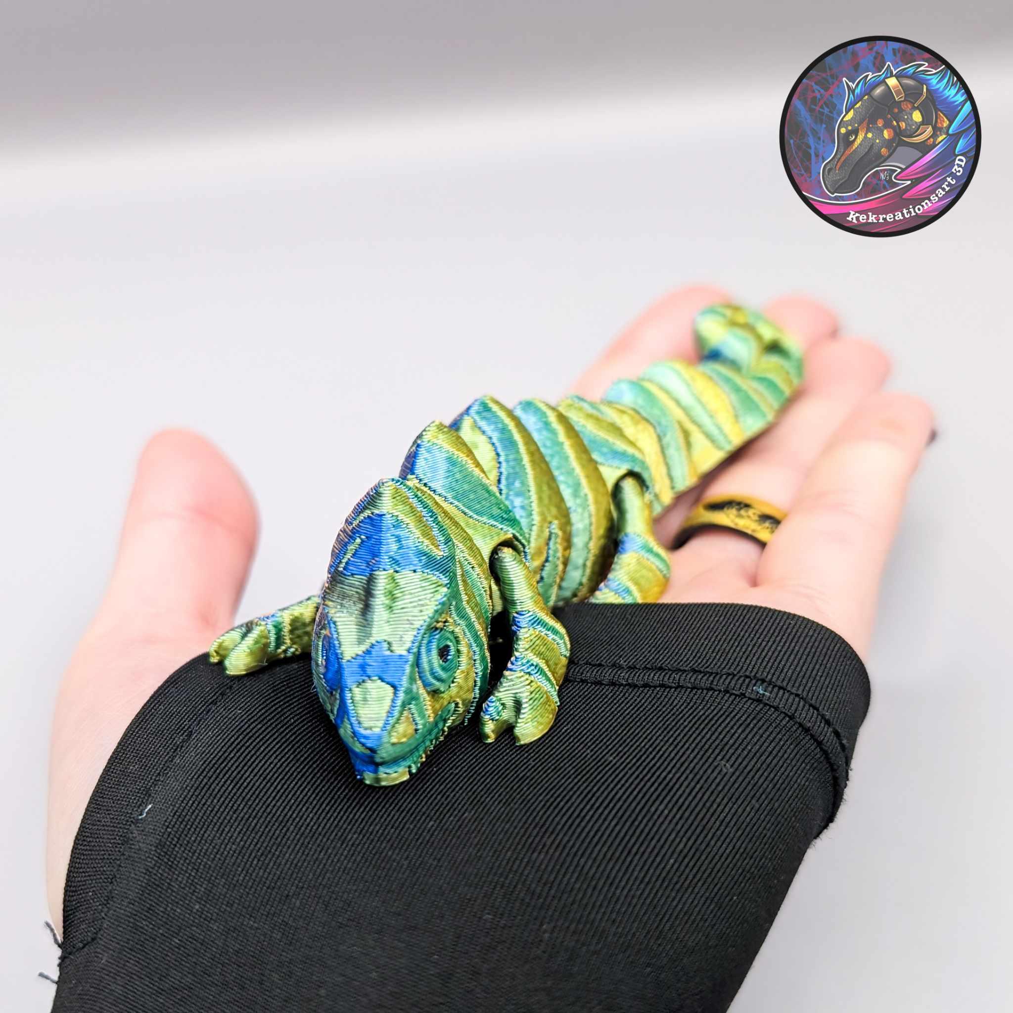 Baby Flexi Chameleon Keychain 3d model