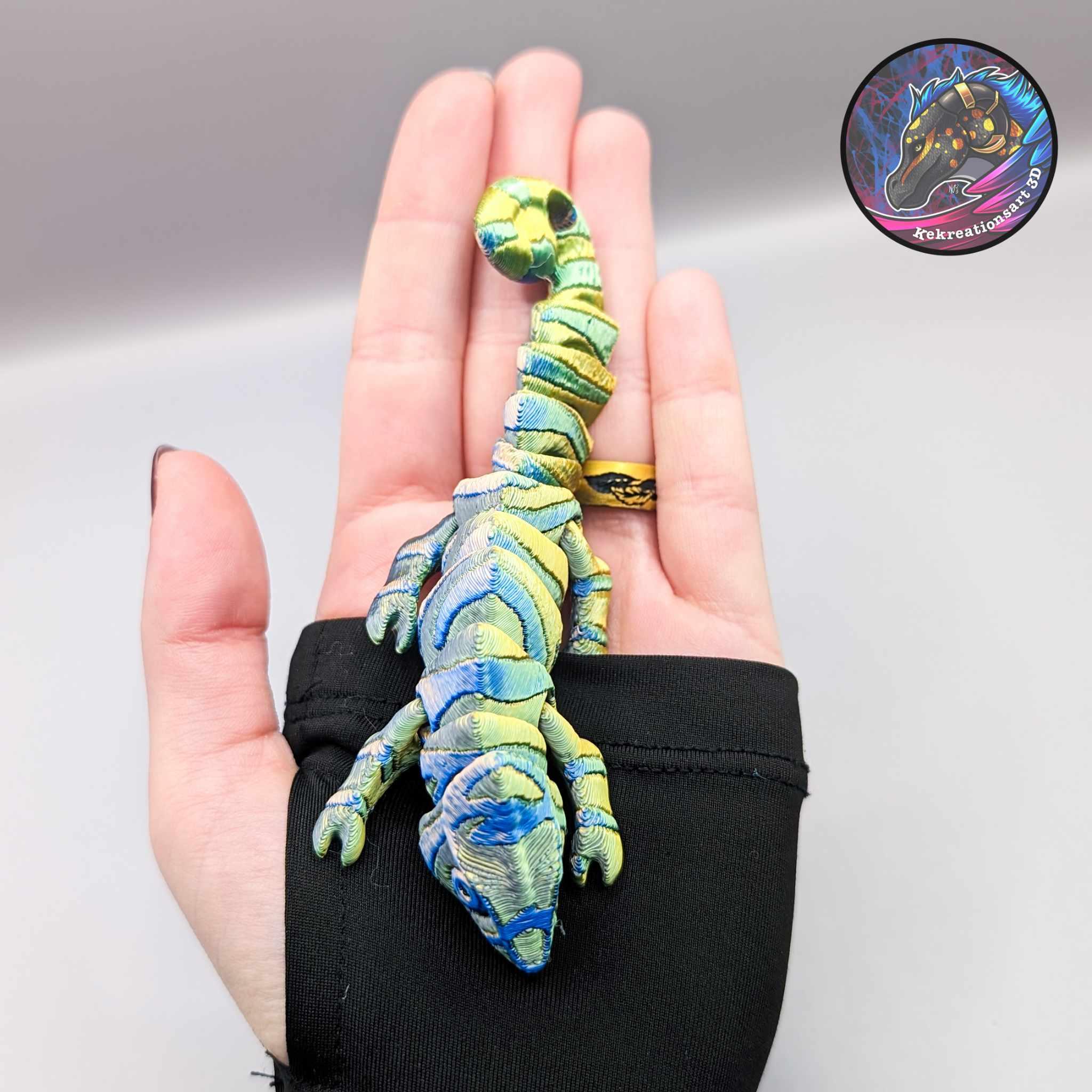 Baby Flexi Chameleon Keychain 3d model