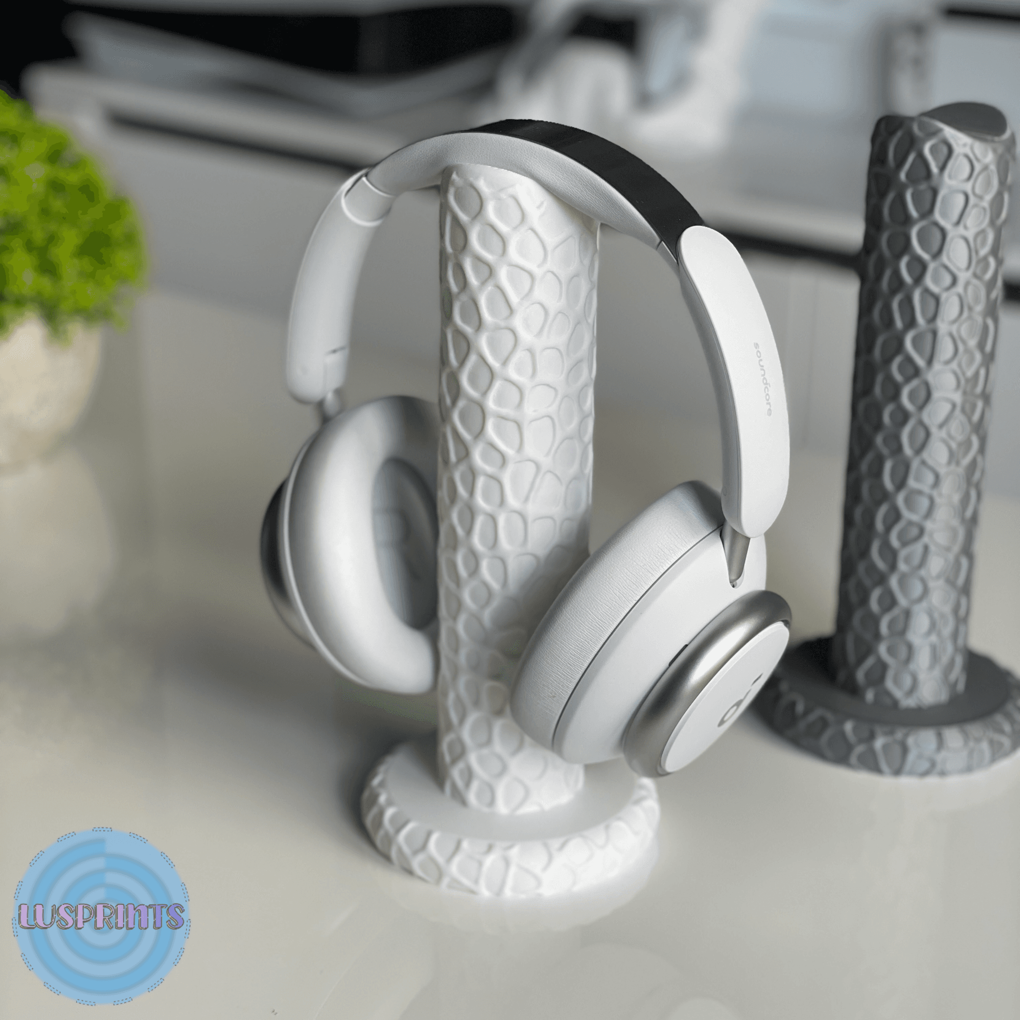 Voronoi Headphone Stand 3d model