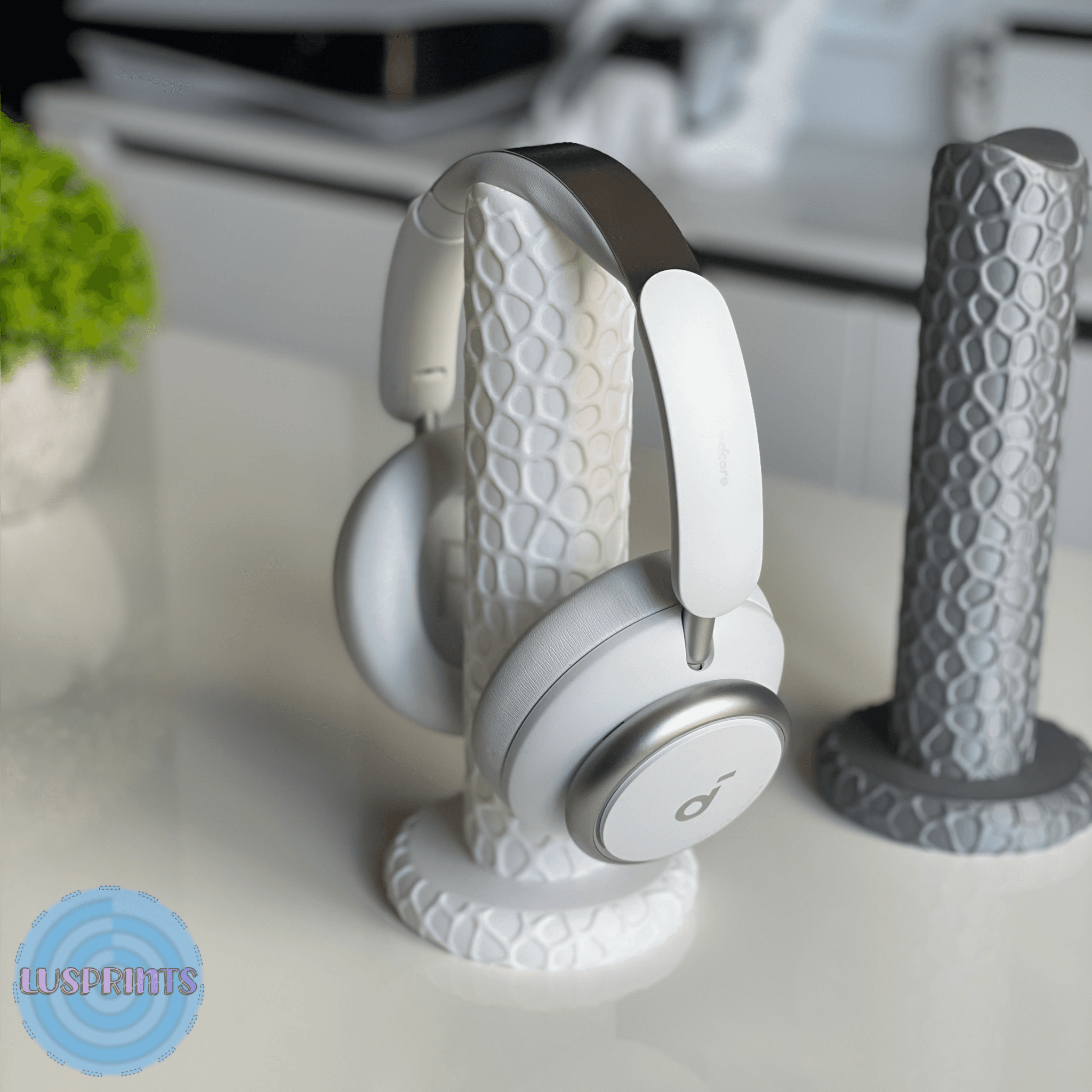 Voronoi Headphone Stand 3d model