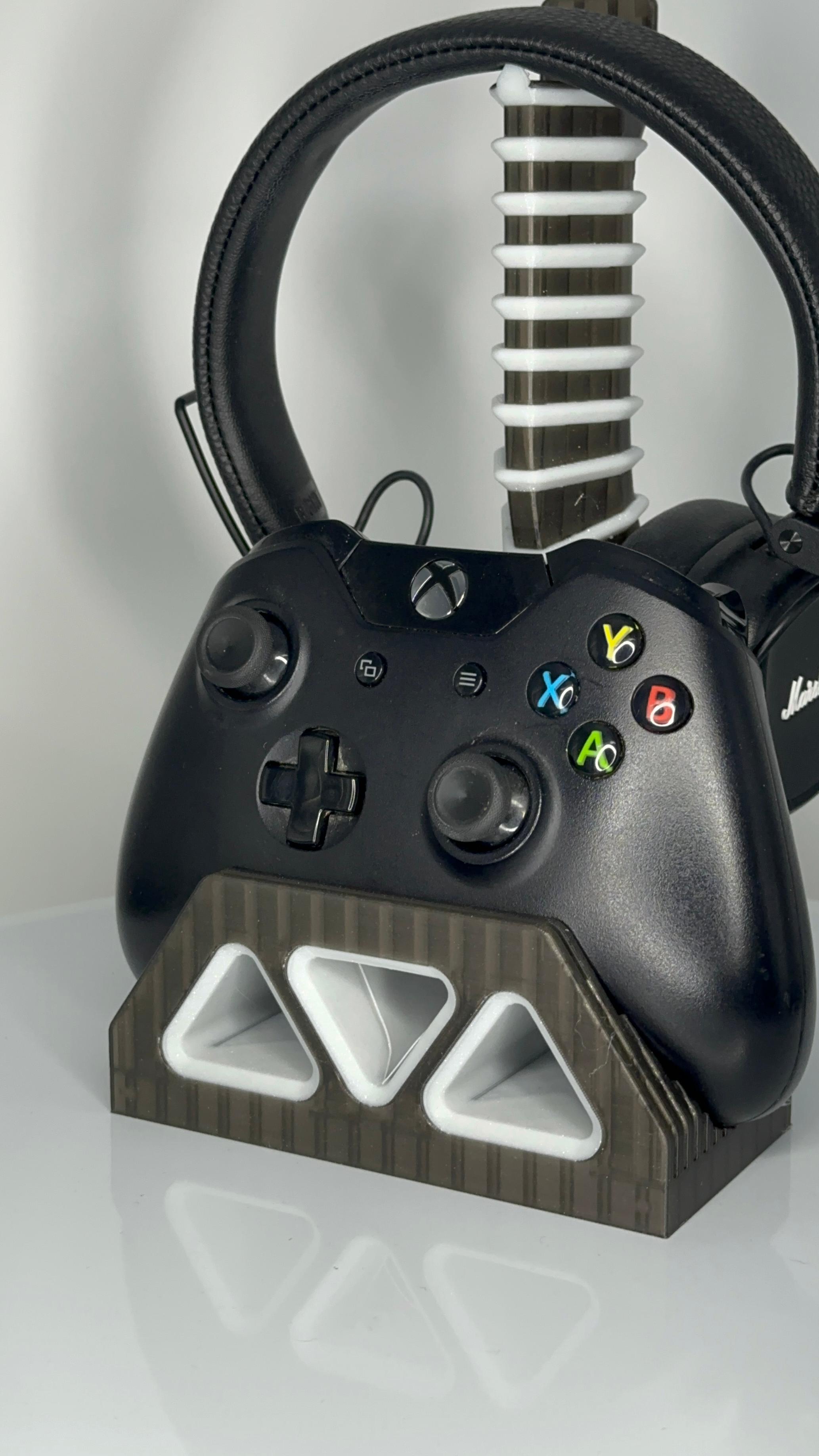 Vertebrae XBOX Controller and Headphone Stand!  3d model