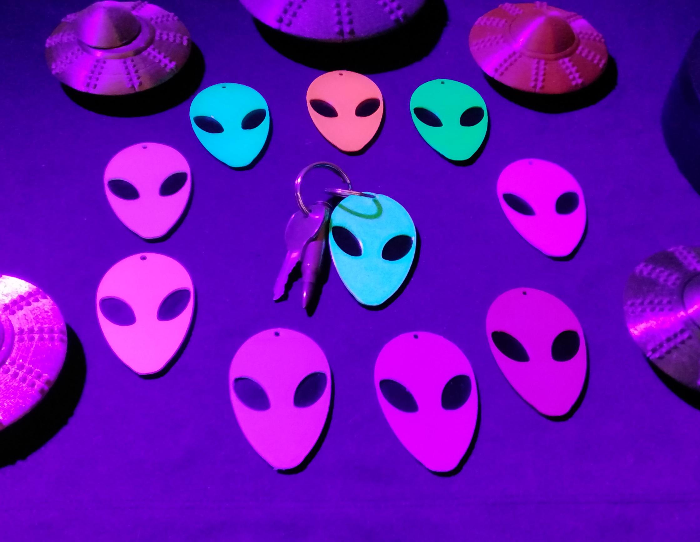 alien face keychain 3d model