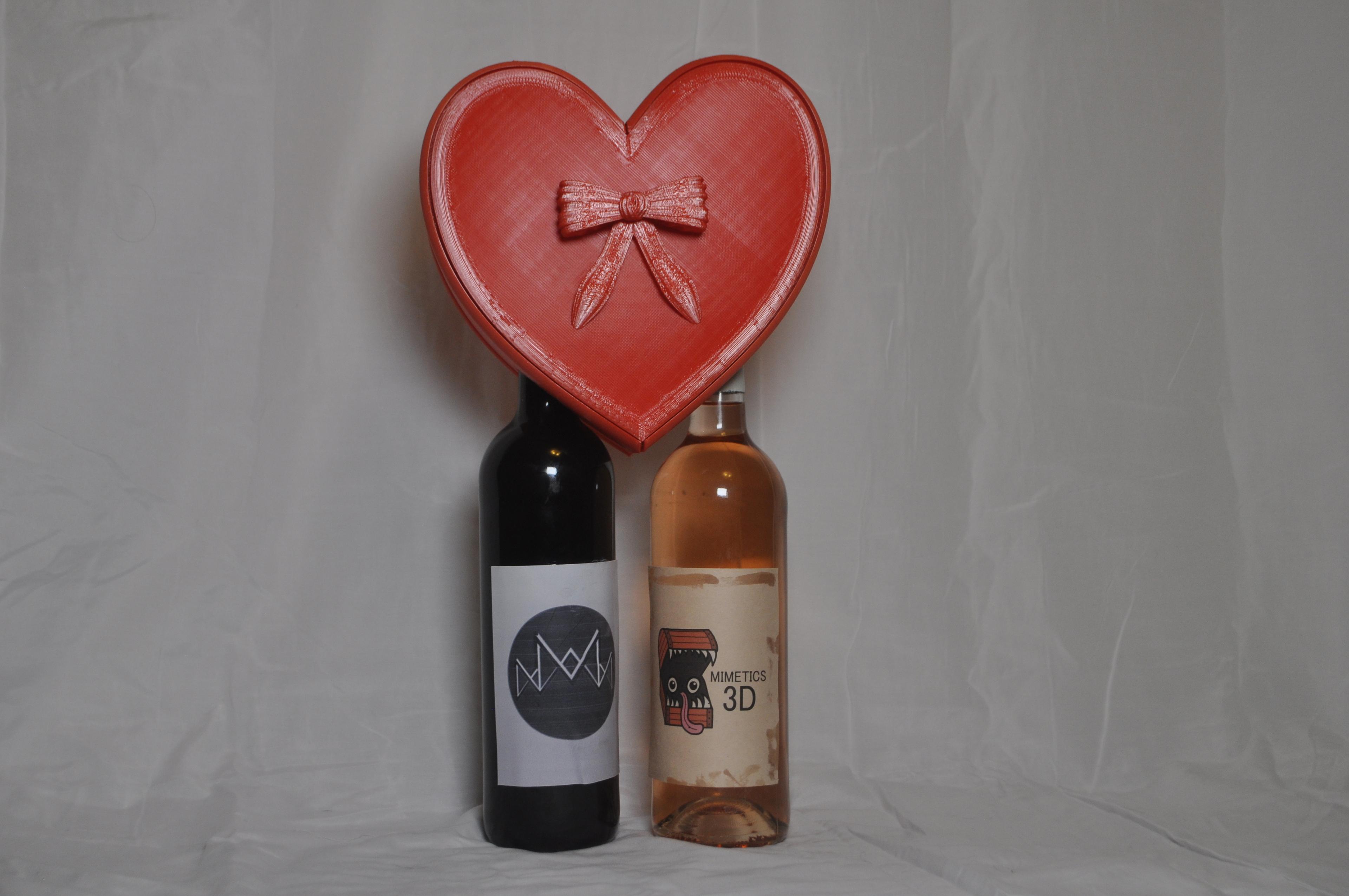 Valentine Wine Holder: Cantilevered Wine Holder Heart Box Set (Thangs Valentine’s Day Contest) 3d model