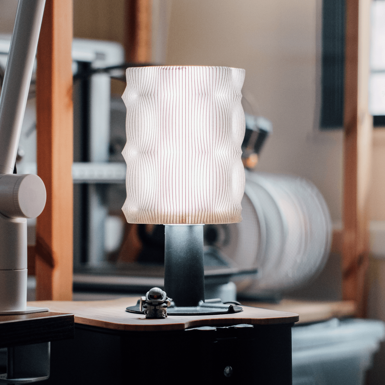 sleek wave lamp 3d model