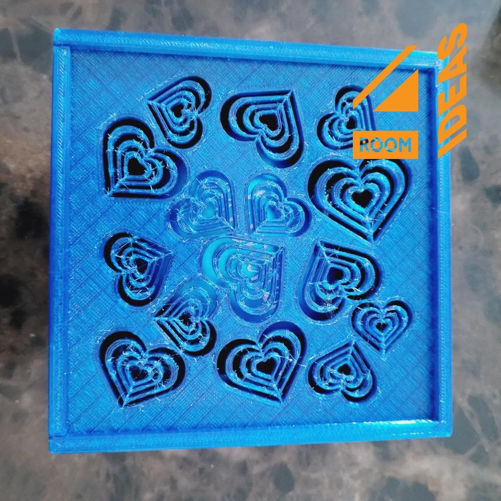 Box with sliding heart lid - square 3d model