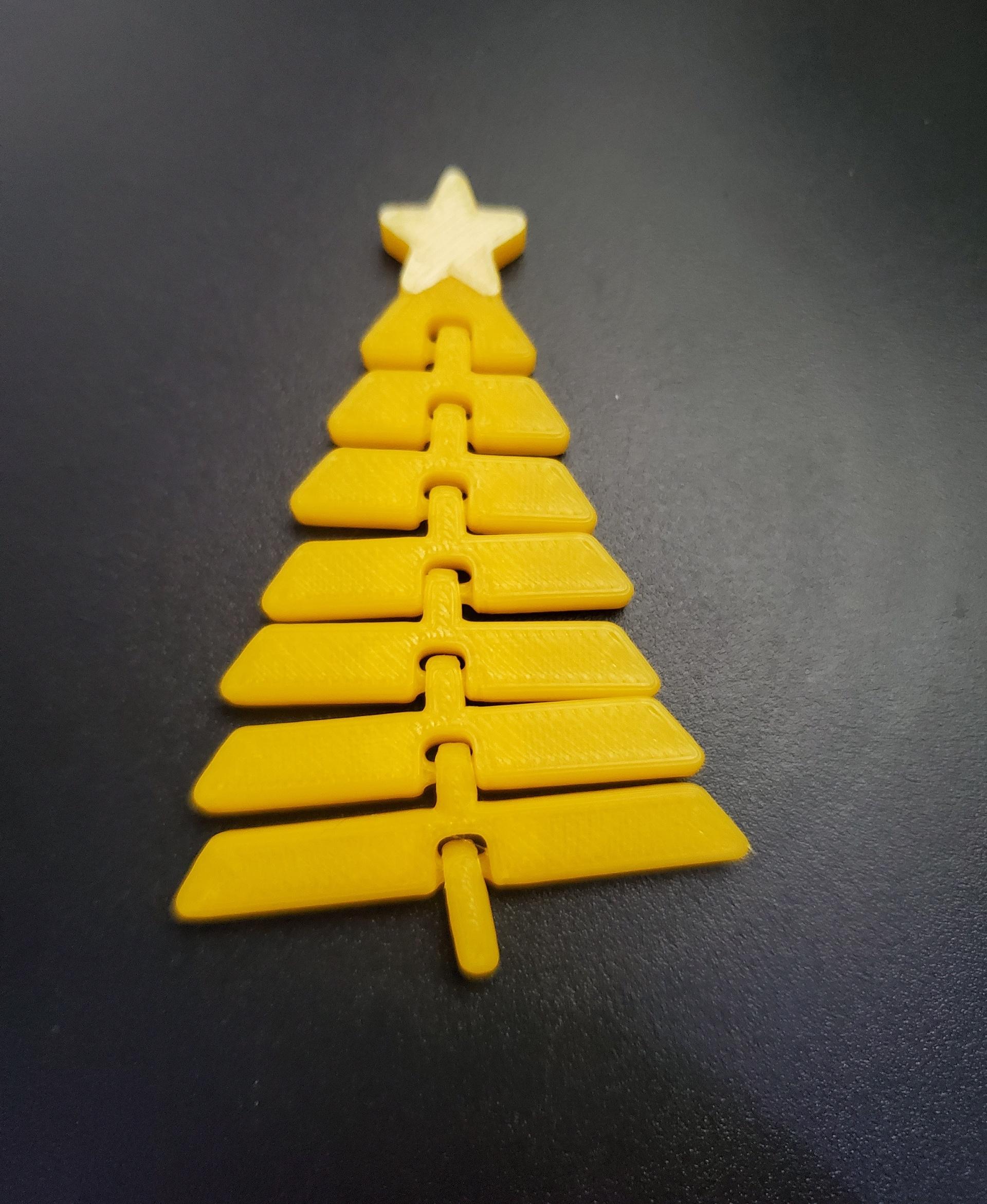 Articulated Christmas Tree with Star - Print in place fidget toy - 3mf - polymaker pla pro yellow - 3d model